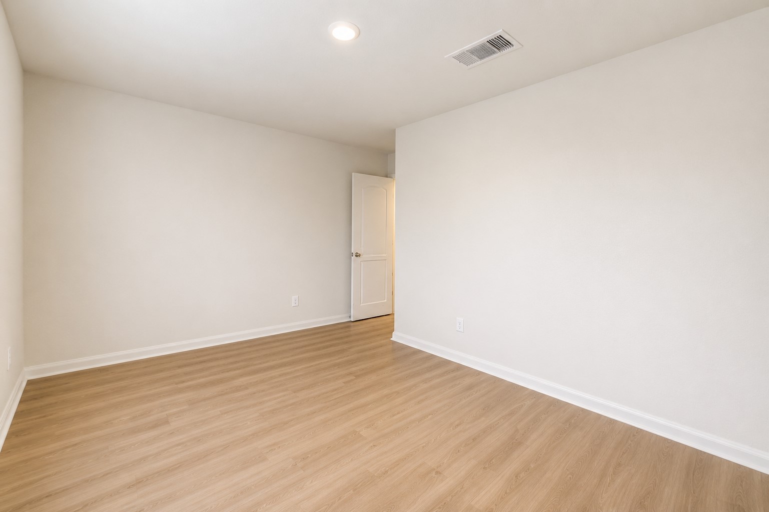 3001 Iron Woods Drive Property Photo 12