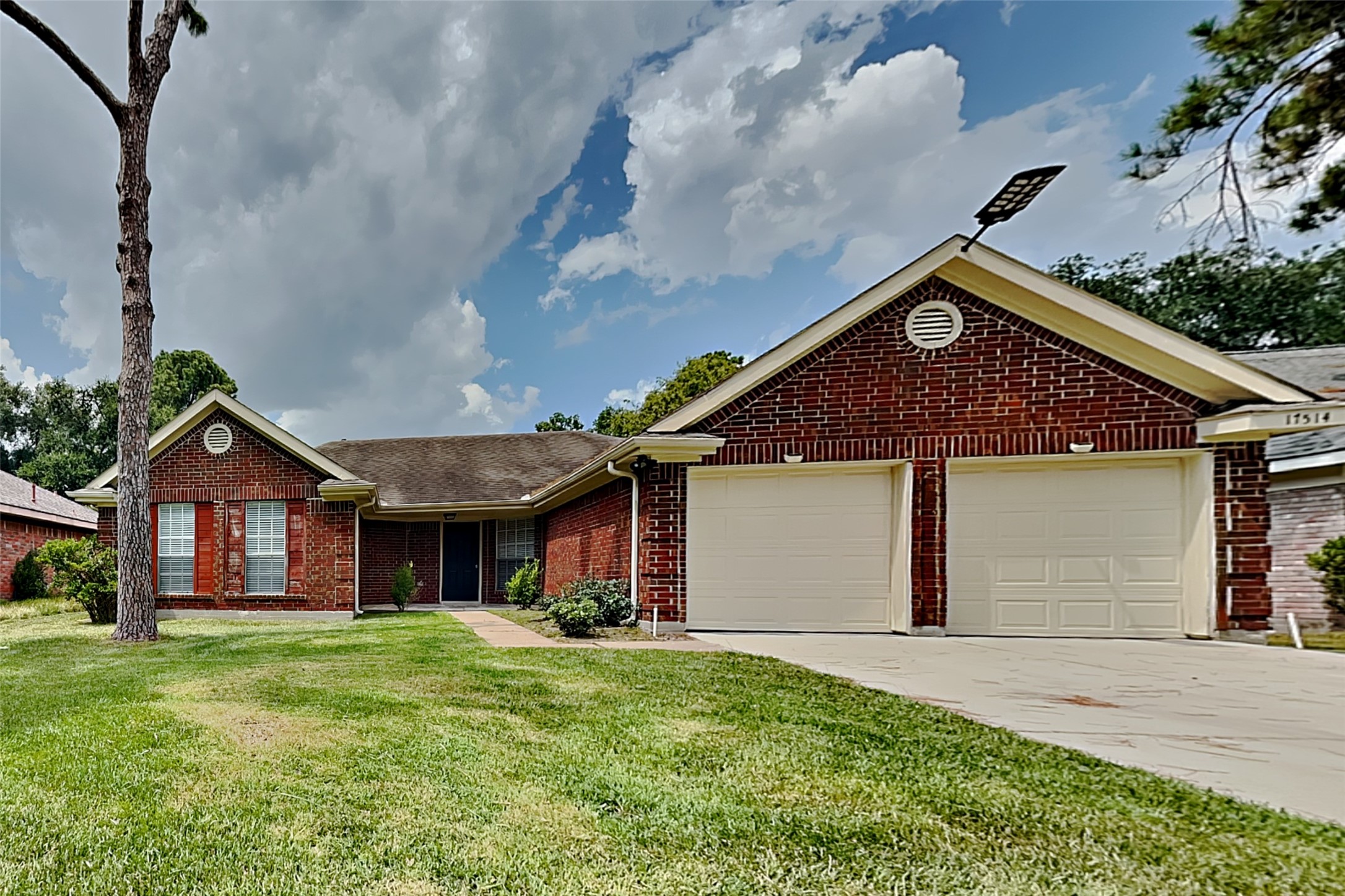 17514 Hamilwood Drive Property Photo 1