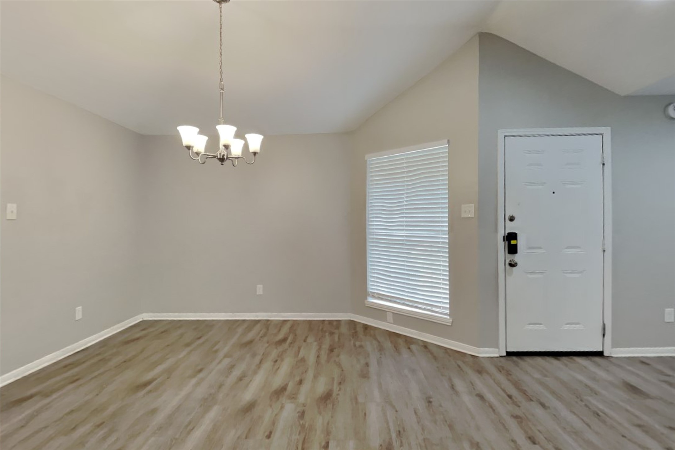 17514 Hamilwood Drive Property Photo 2