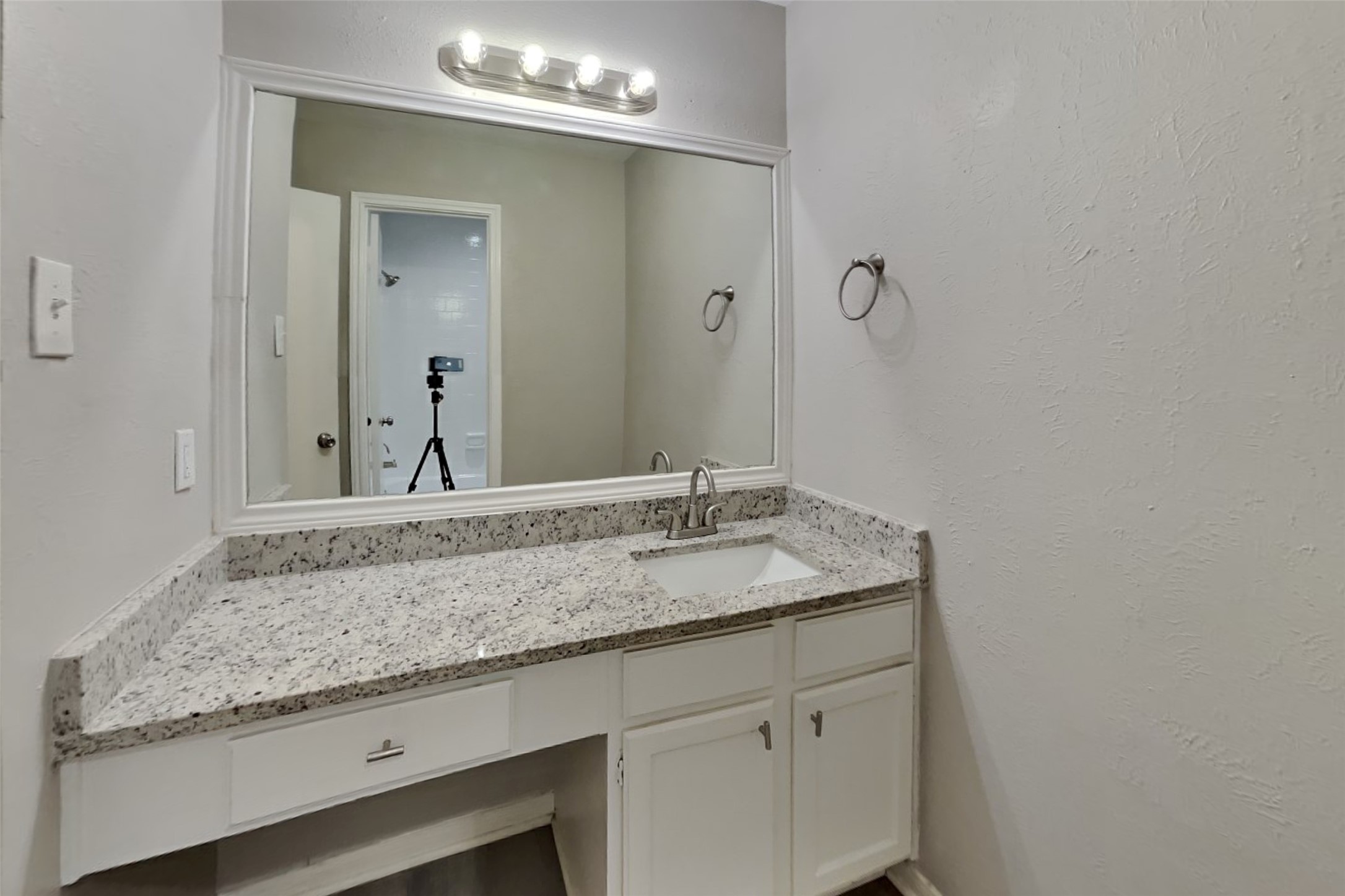 17514 Hamilwood Drive Property Photo 17