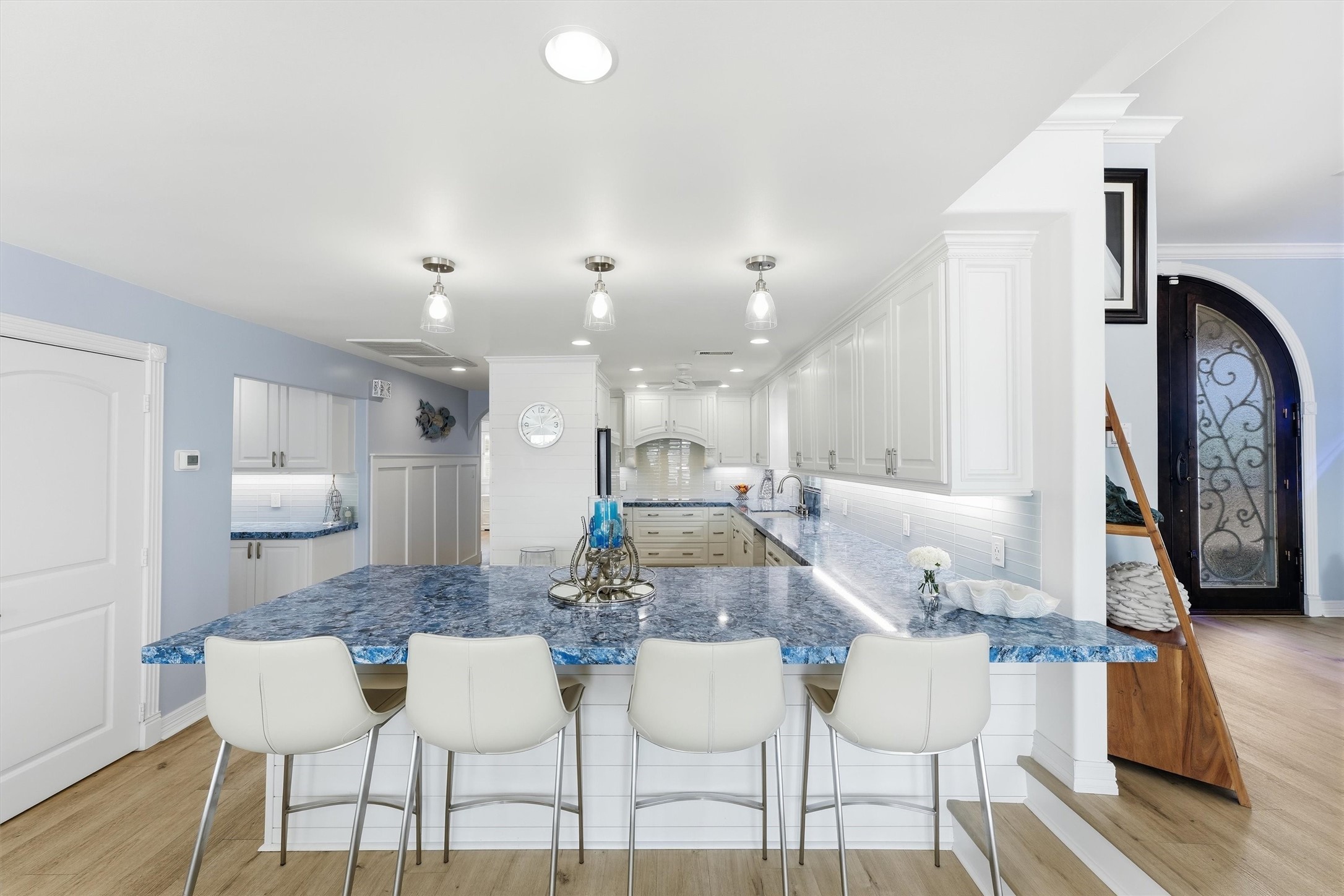 208 Coconut Street Property Photo 8