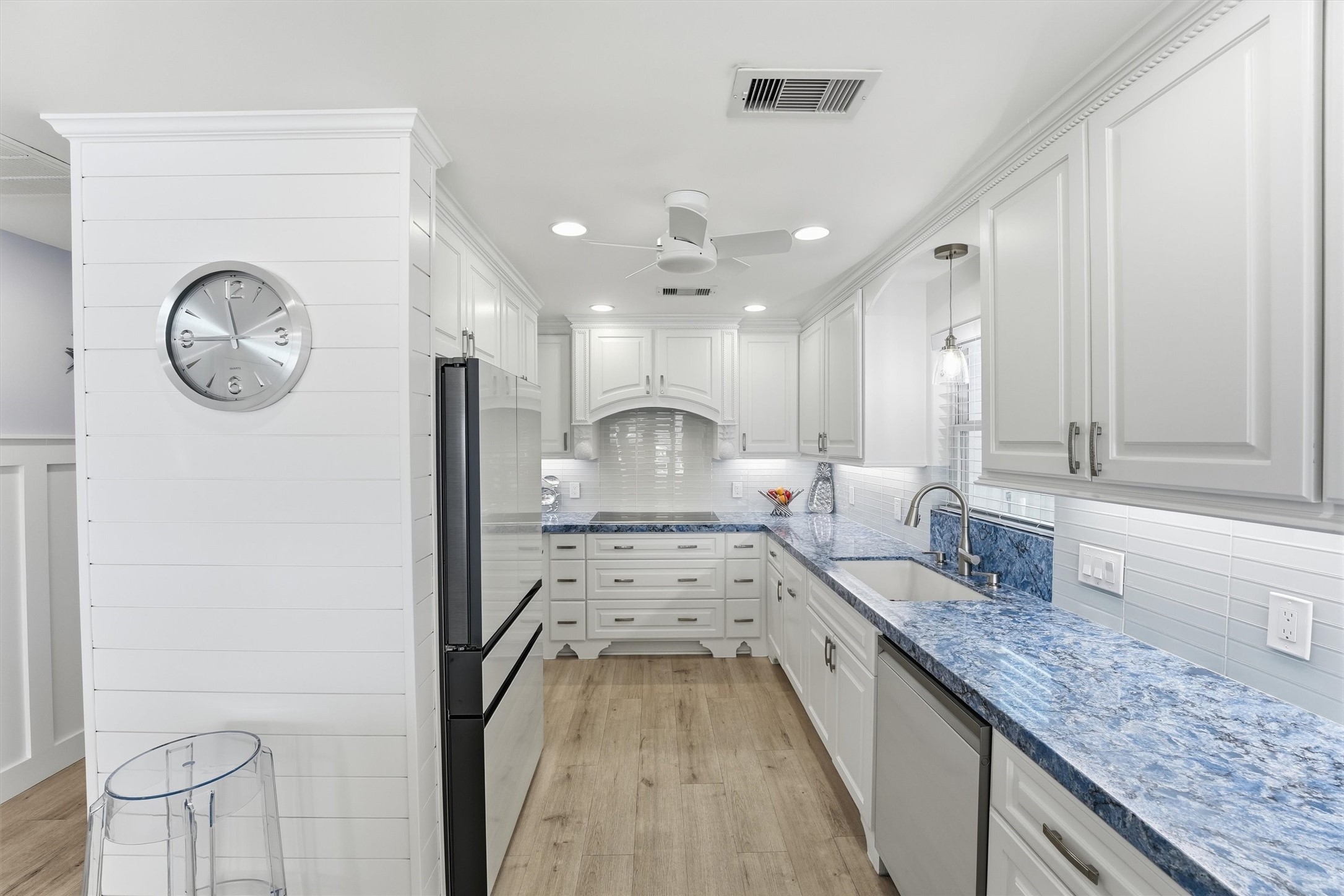 208 Coconut Street Property Photo 10