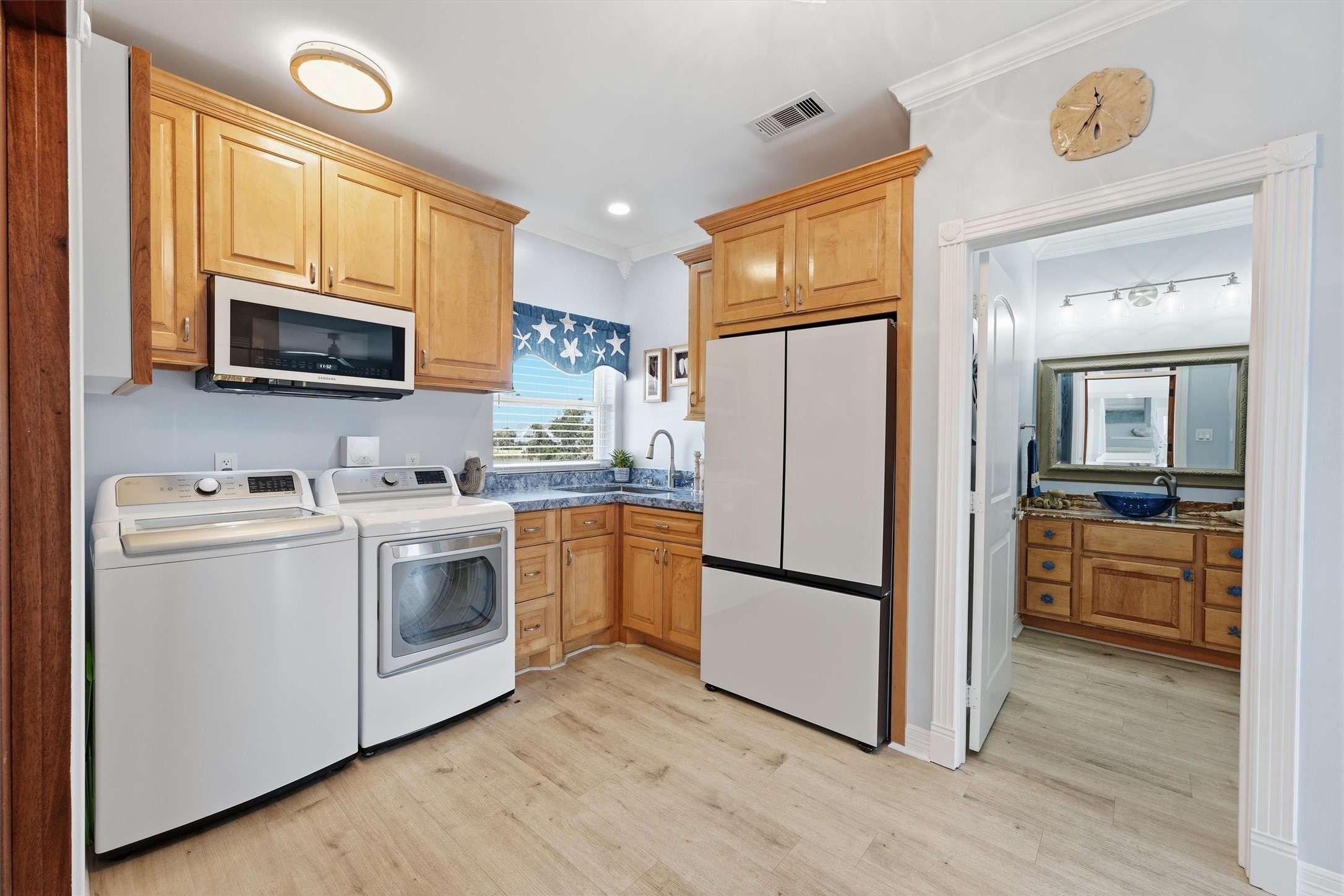 208 Coconut Street Property Photo 22