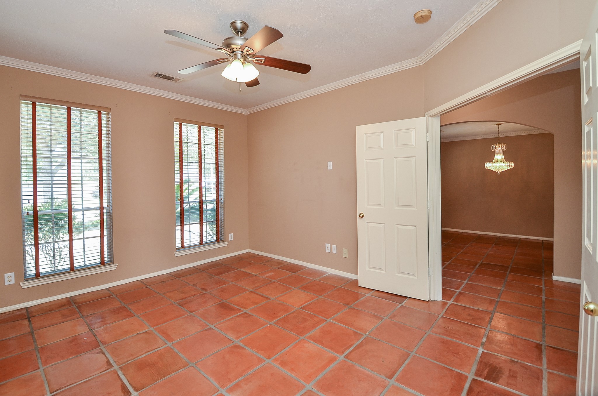 17315 Kenton Crossing Lane Property Photo 5