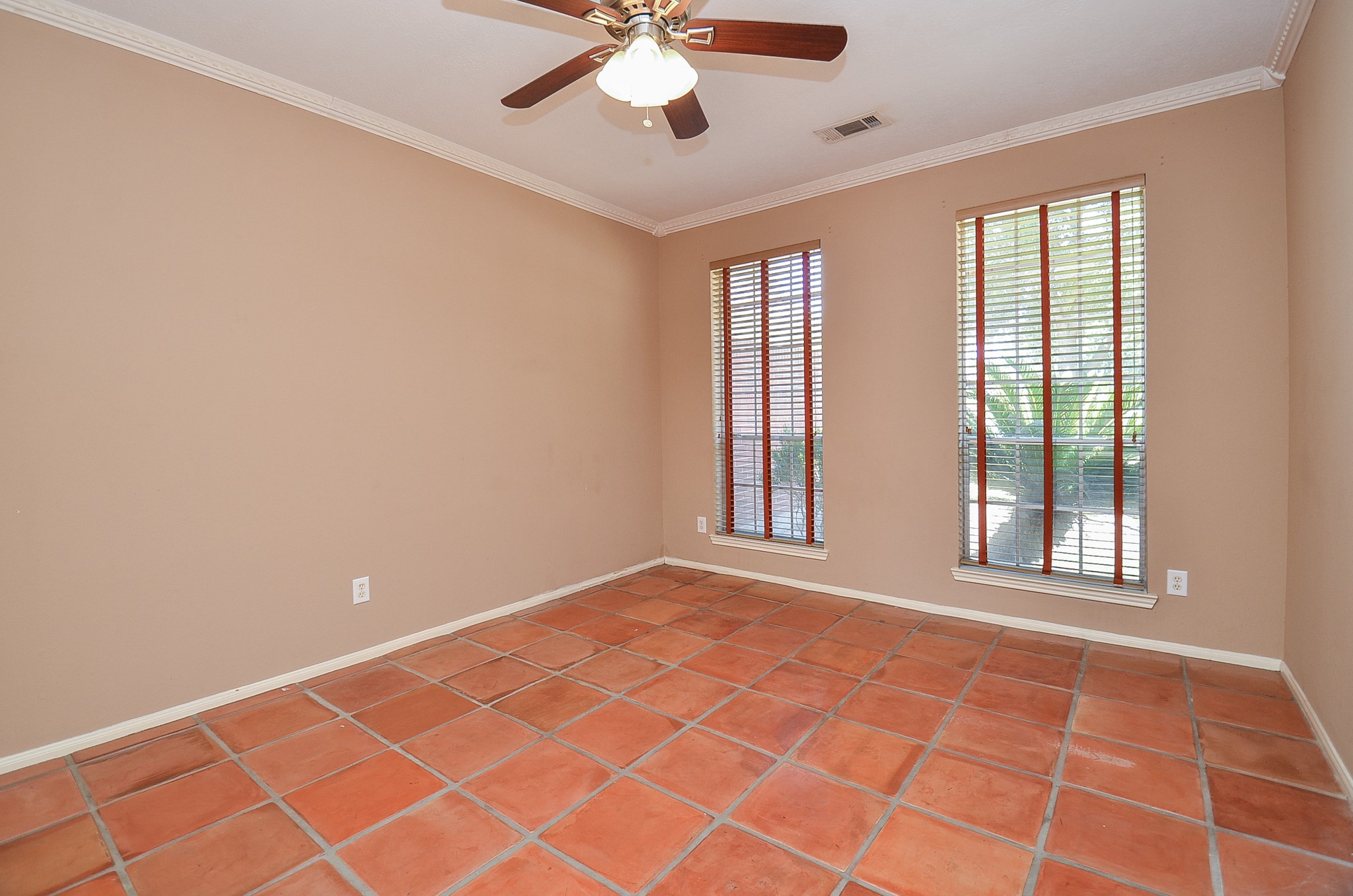 17315 Kenton Crossing Lane Property Photo 6