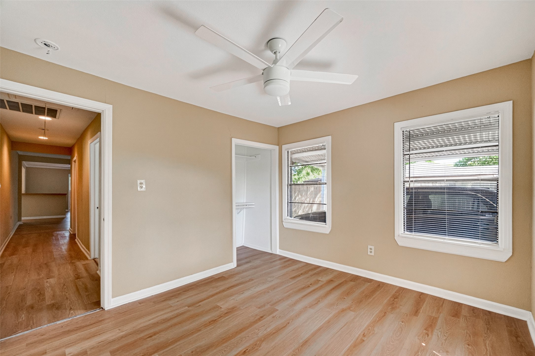 1504 Lawrence Avenue Property Photo 13