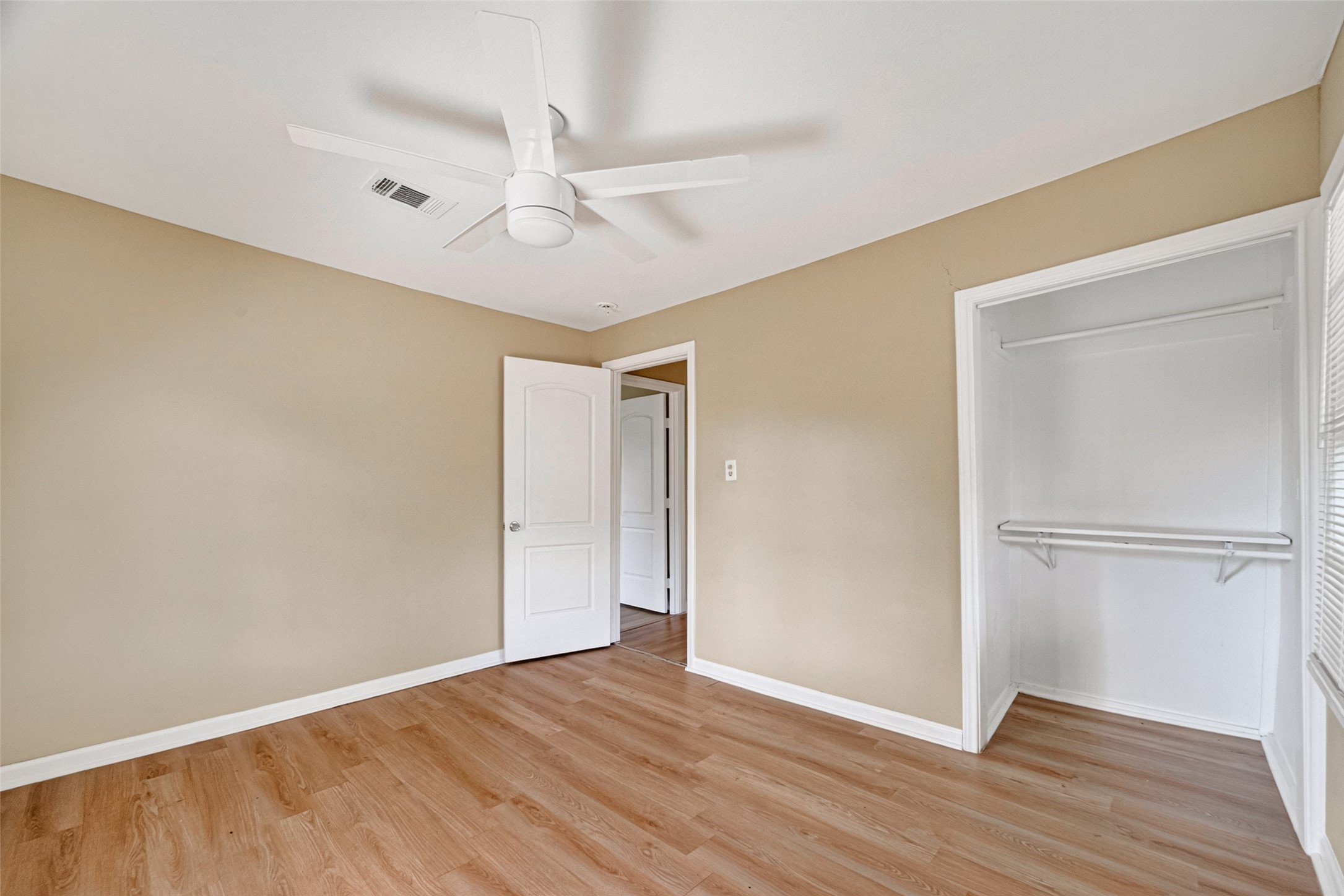 1504 Lawrence Avenue Property Photo 14