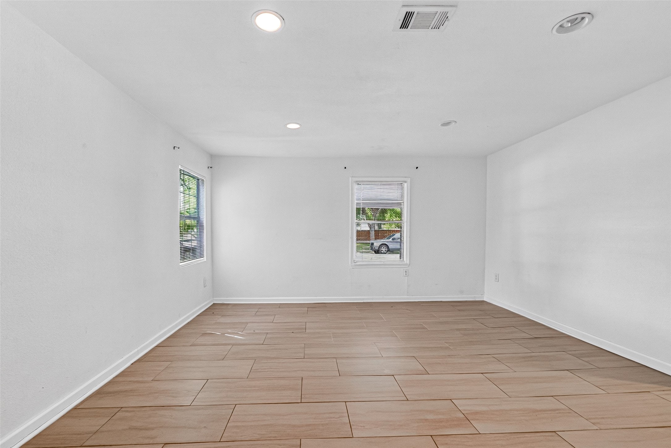 1504 Lawrence Avenue Property Photo 15