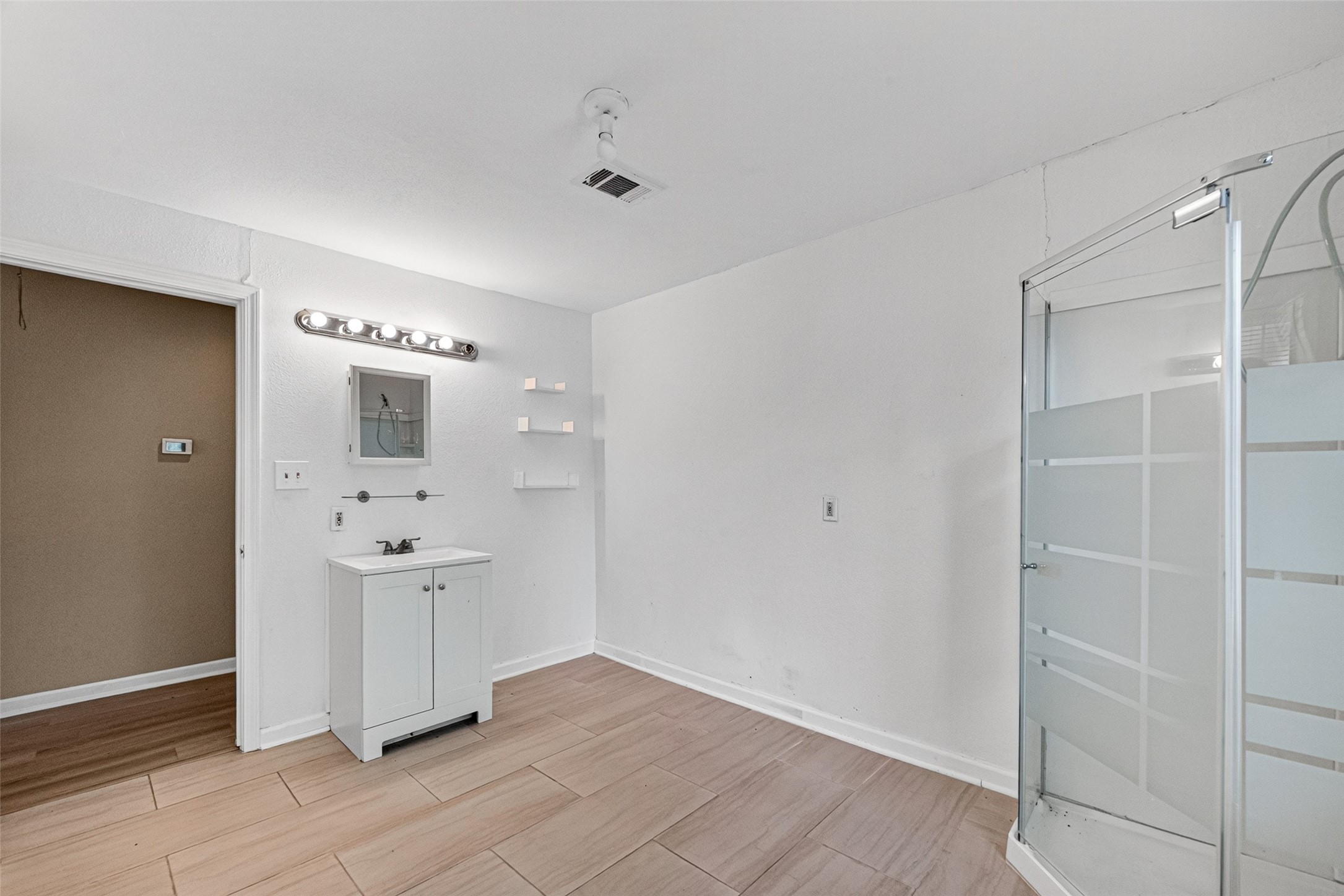 1504 Lawrence Avenue Property Photo 22