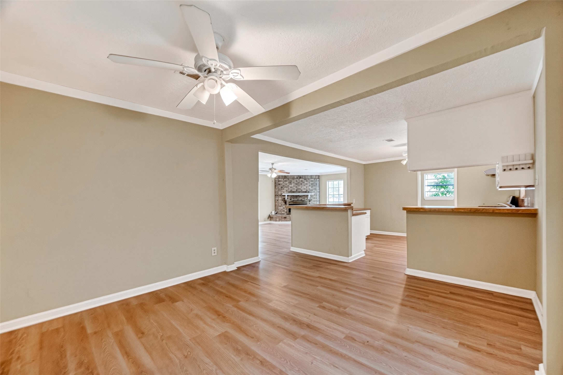 1504 Lawrence Avenue Property Photo 27