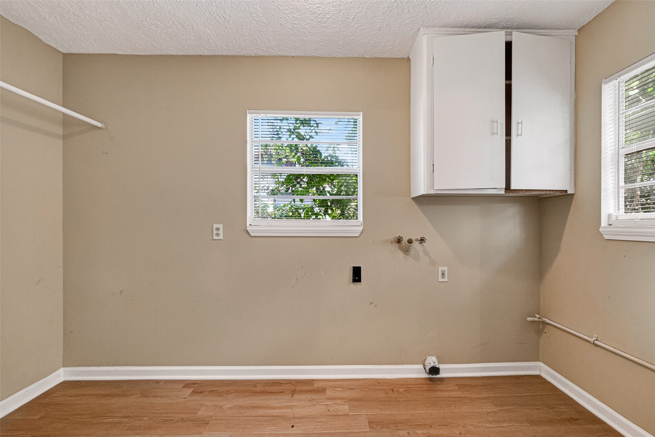 1504 Lawrence Avenue Property Photo 33