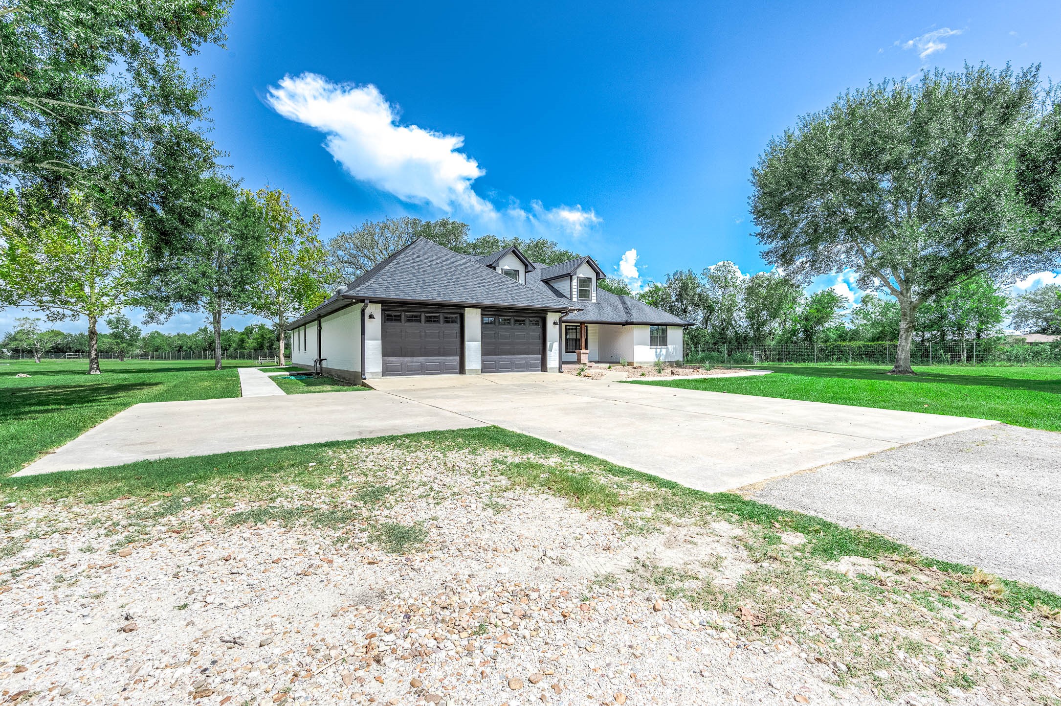 16610 Meadow Lane Property Photo 4