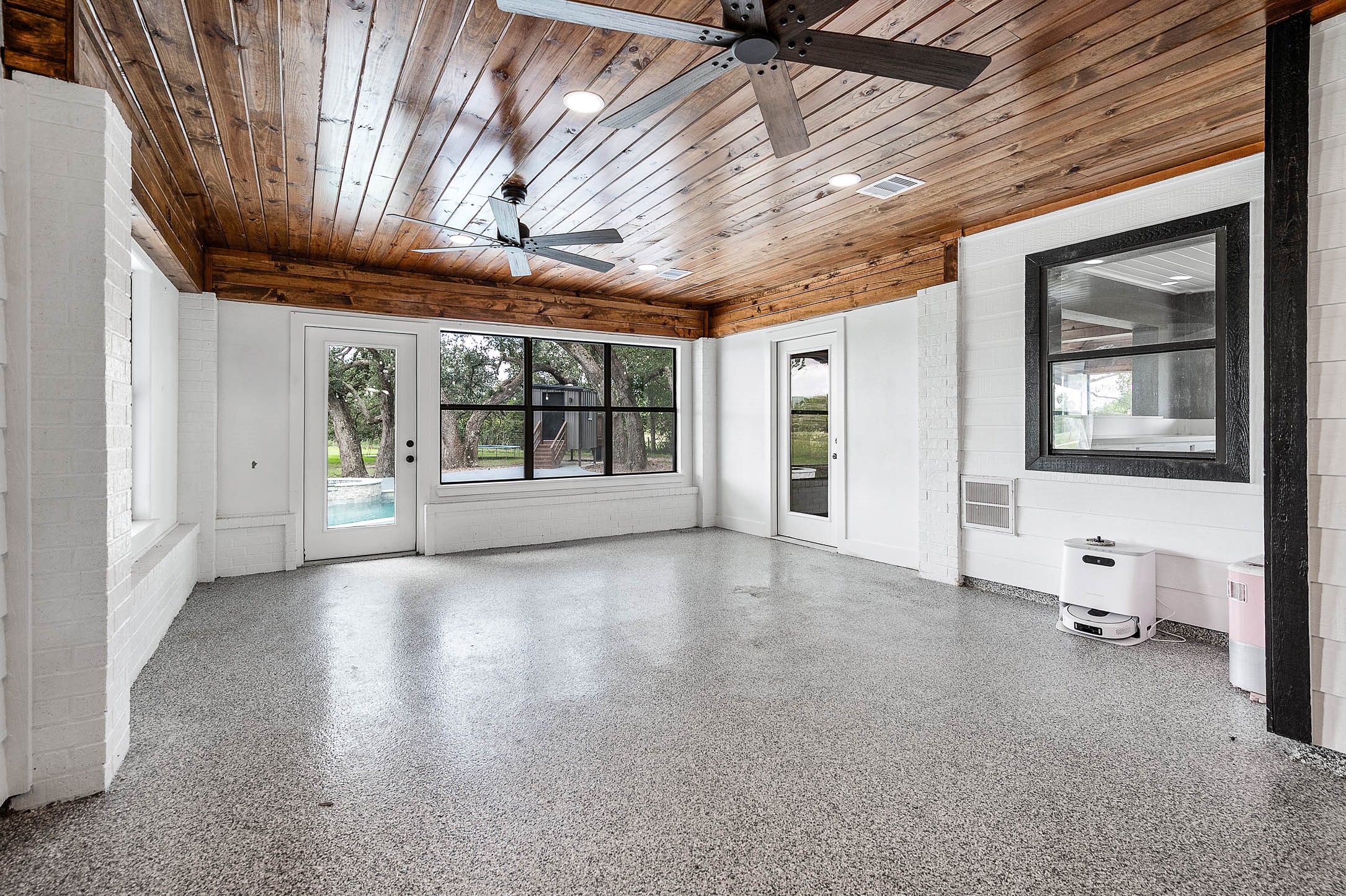 16610 Meadow Lane Property Photo 13