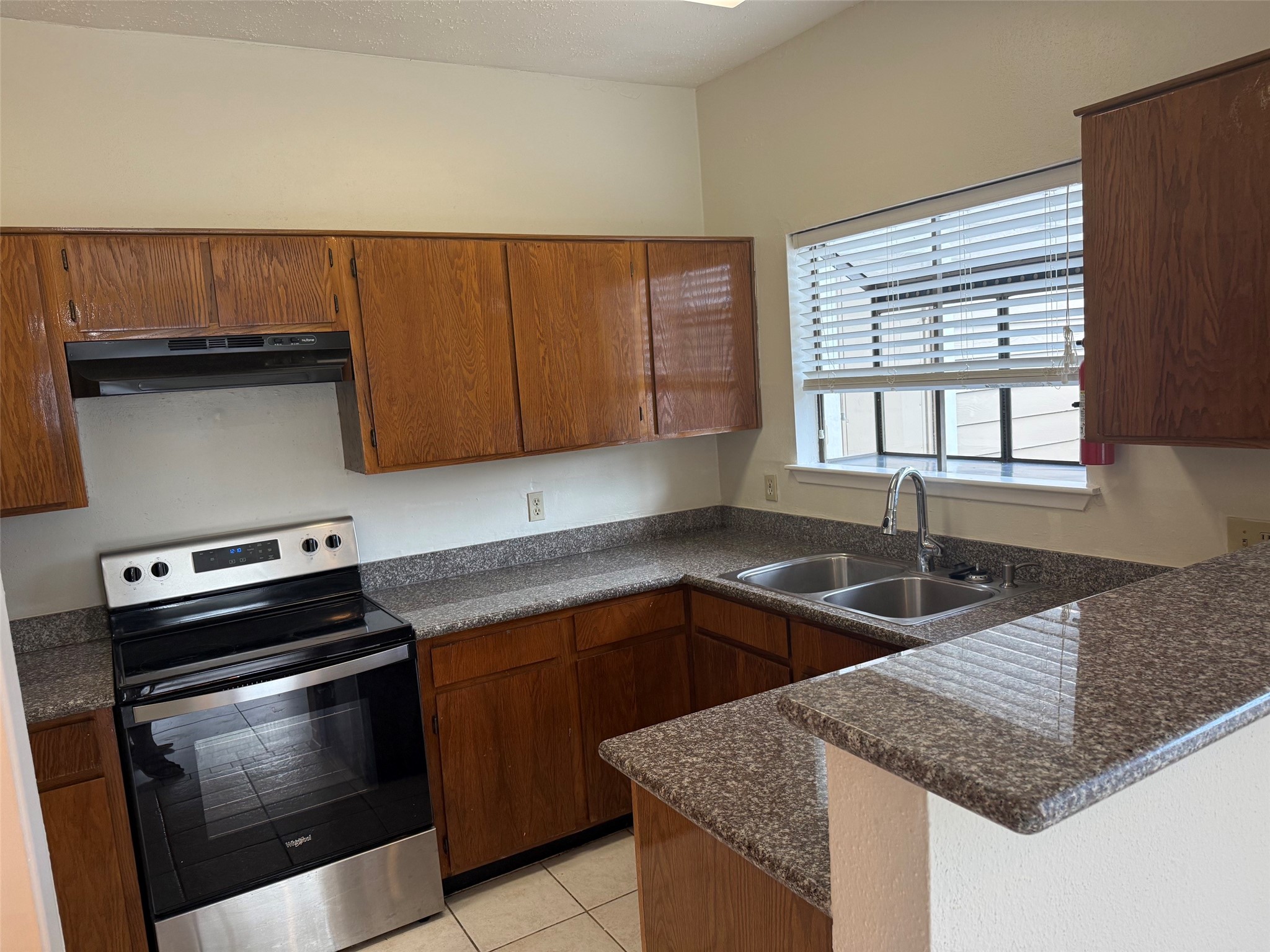 2710 Grants Lake Boulevard M2 Property Photo 3