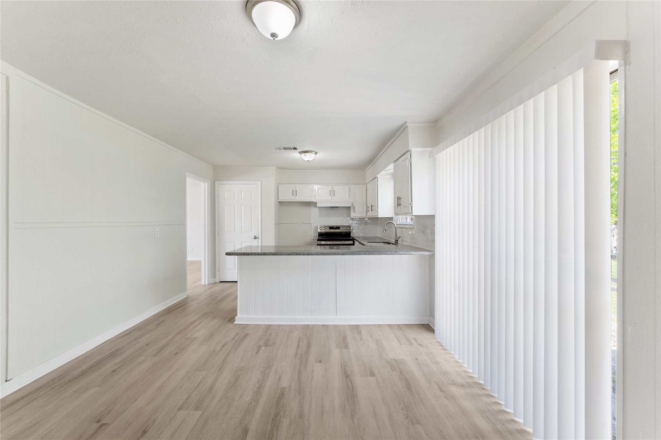 7725 St Lo Road Property Photo 13
