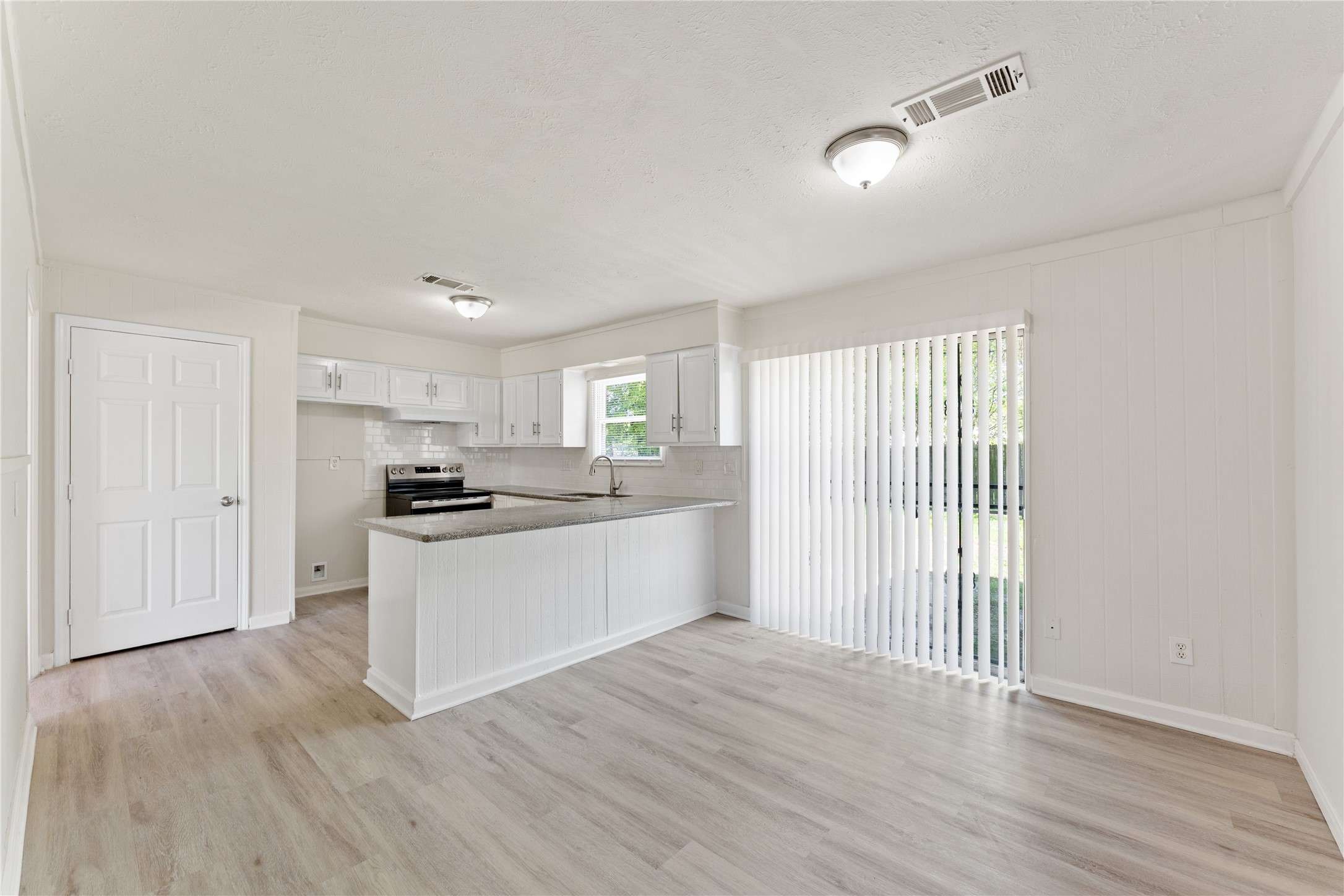 7725 St Lo Road Property Photo 14