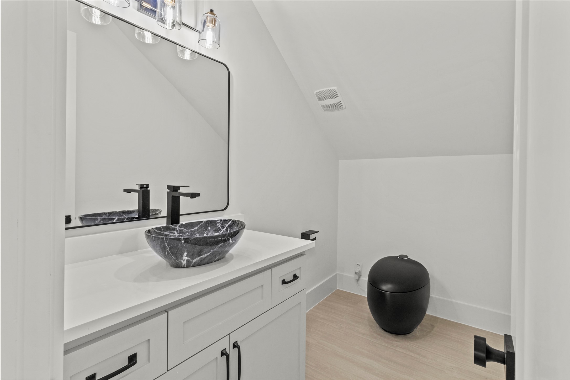 5009 Holt Street Property Photo 16