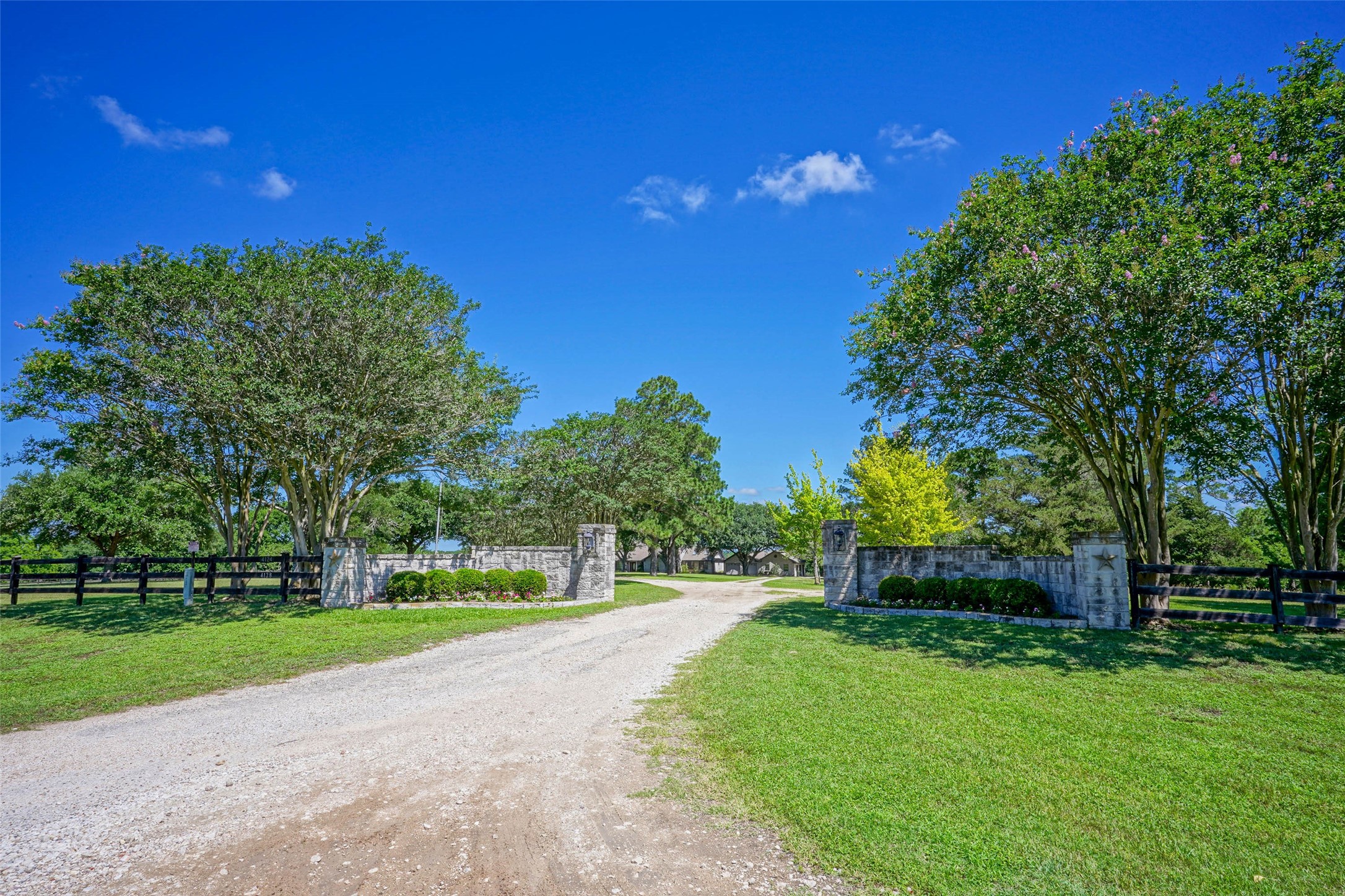 4124 Fm 149 Road W Property Photo 2