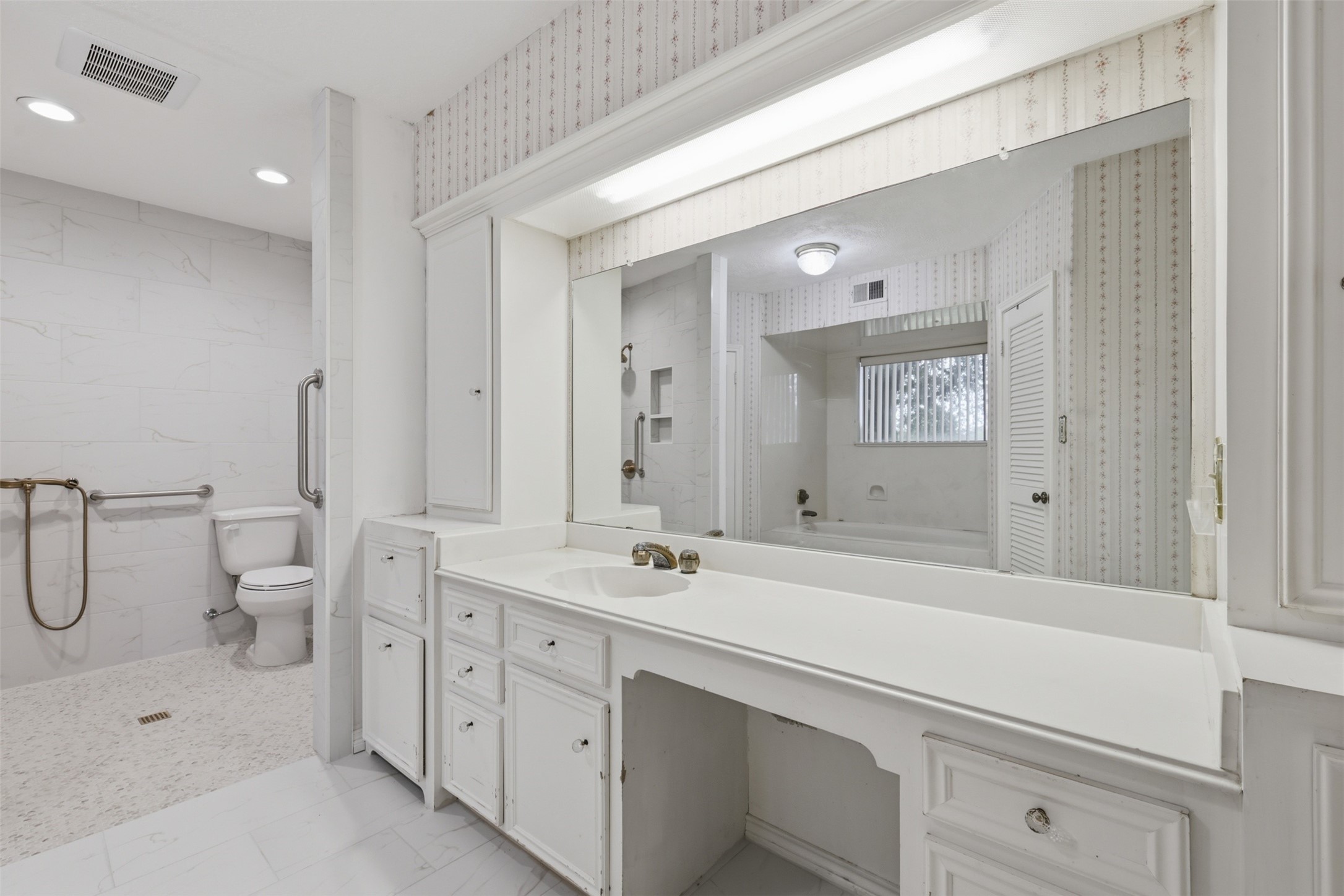 4124 Fm 149 Road W Property Photo 18