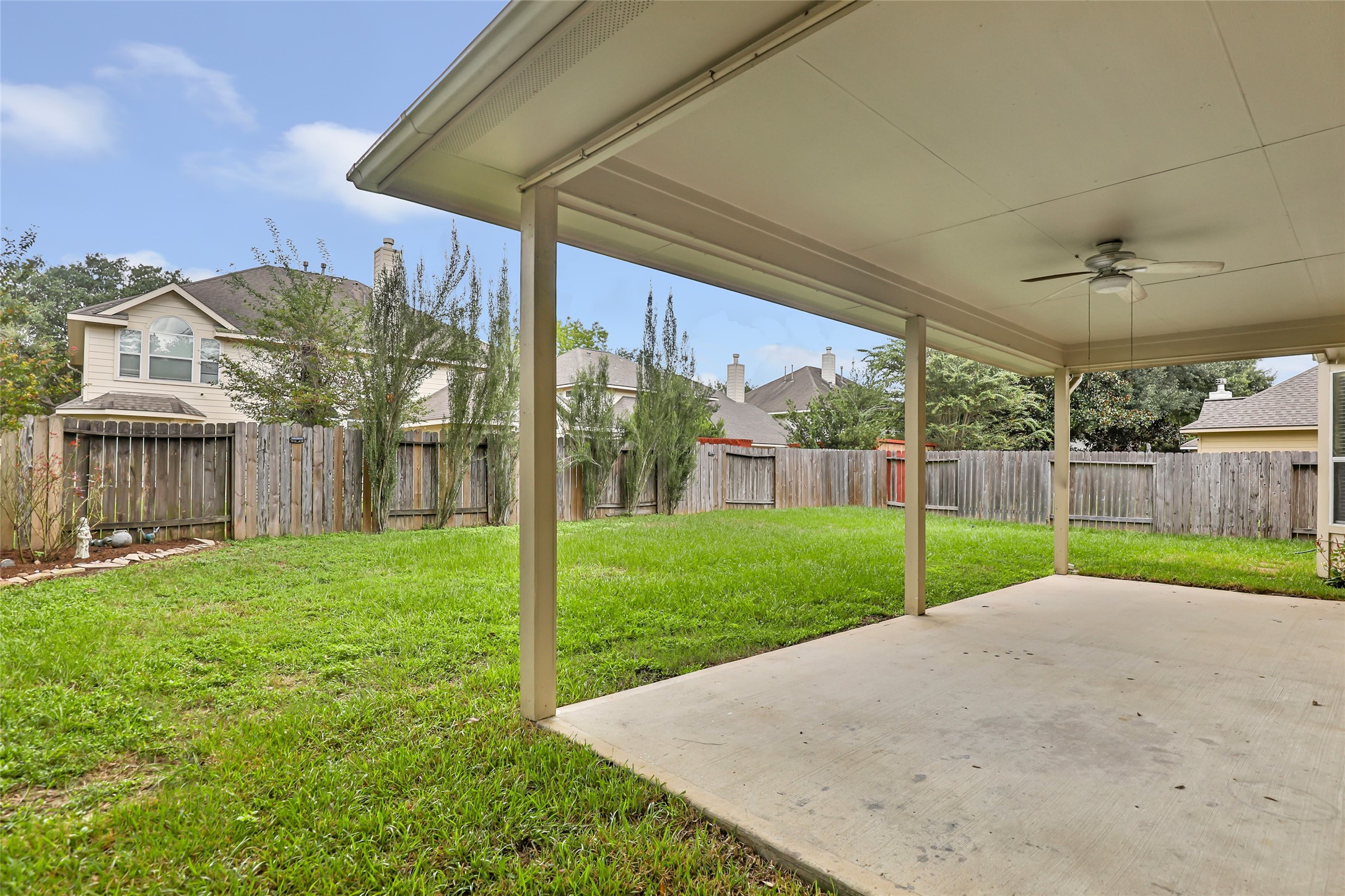 26032 Royal Emerald Lane Property Photo 4