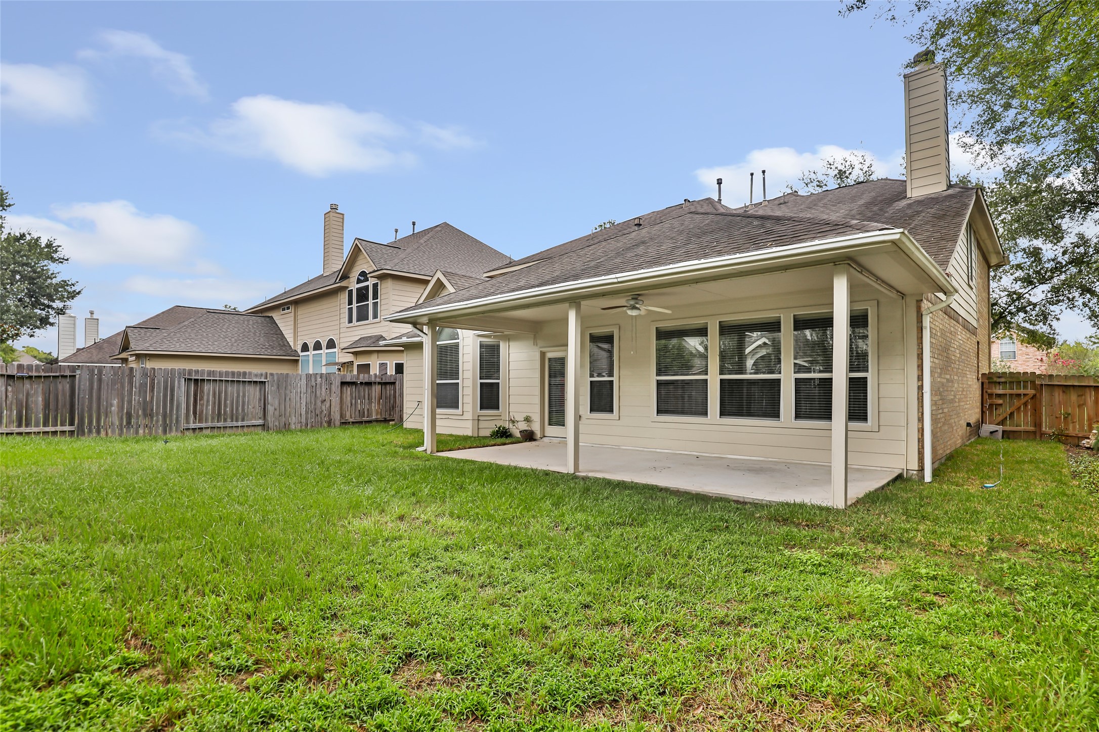 26032 Royal Emerald Lane Property Photo 5