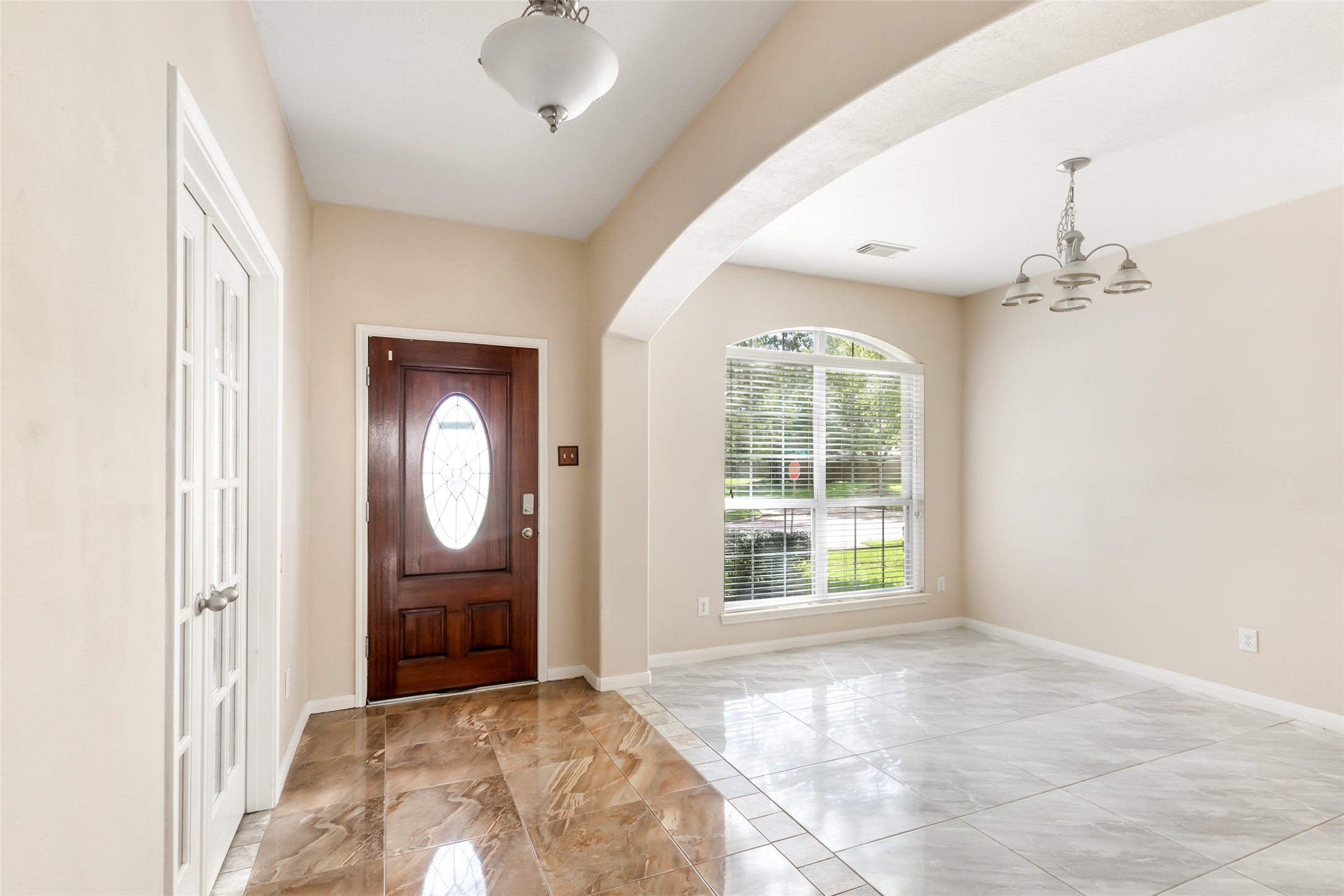 26032 Royal Emerald Lane Property Photo 10