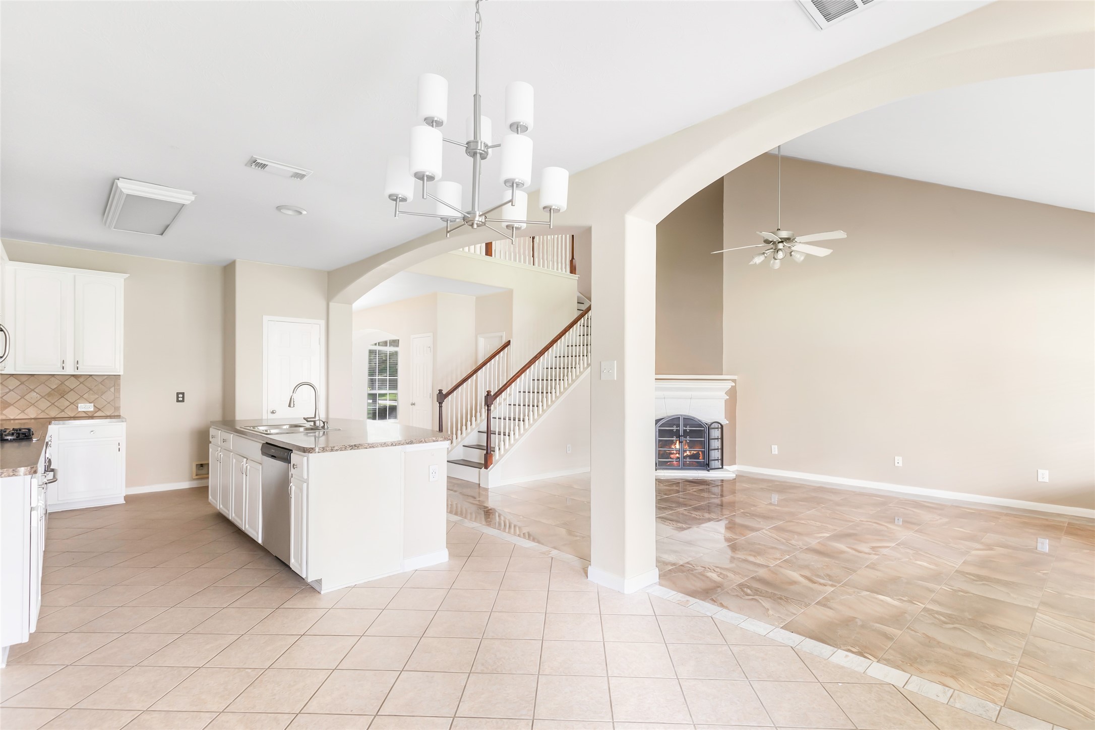 26032 Royal Emerald Lane Property Photo 23