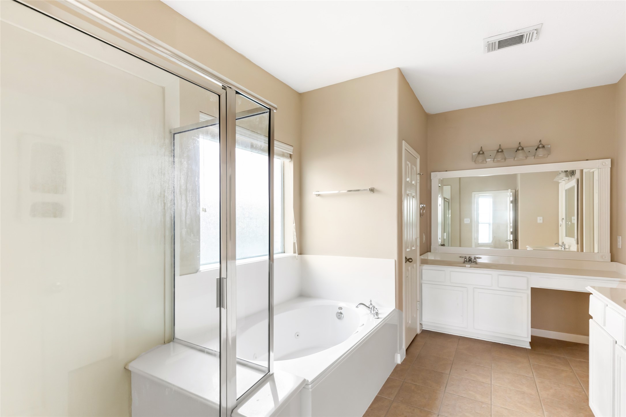 26032 Royal Emerald Lane Property Photo 32
