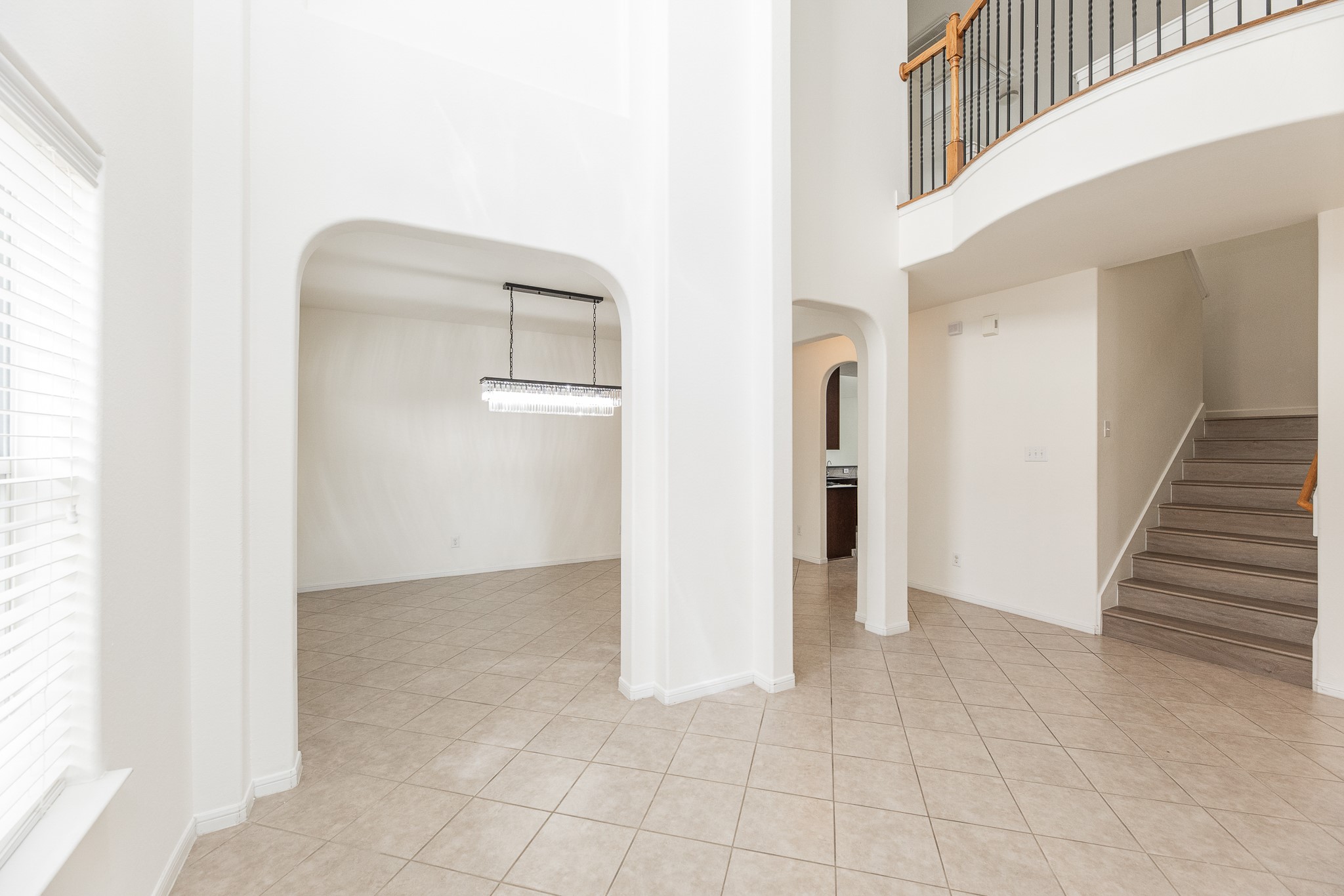 25951 Ravenside Drive Property Photo 6