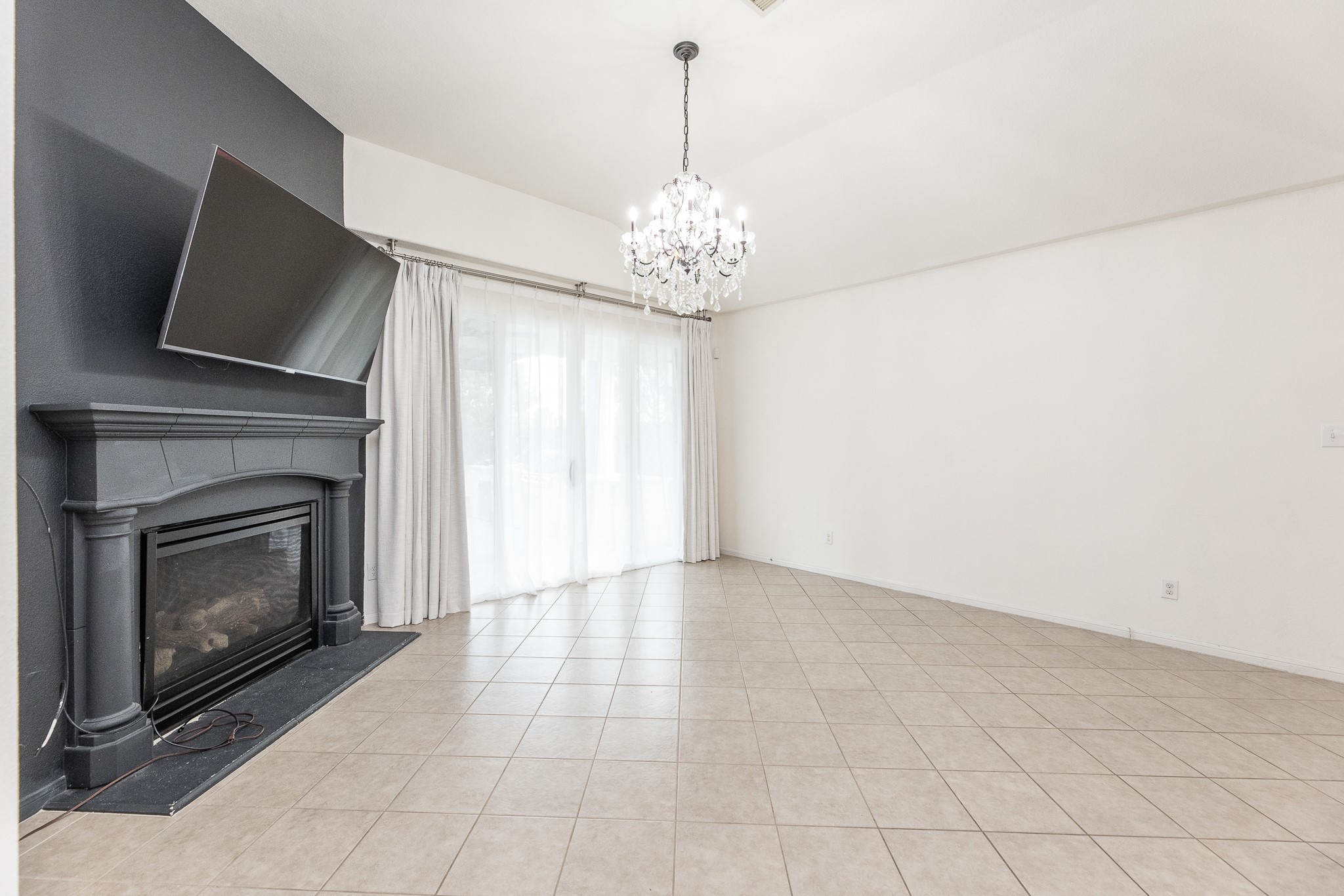 25951 Ravenside Drive Property Photo 11
