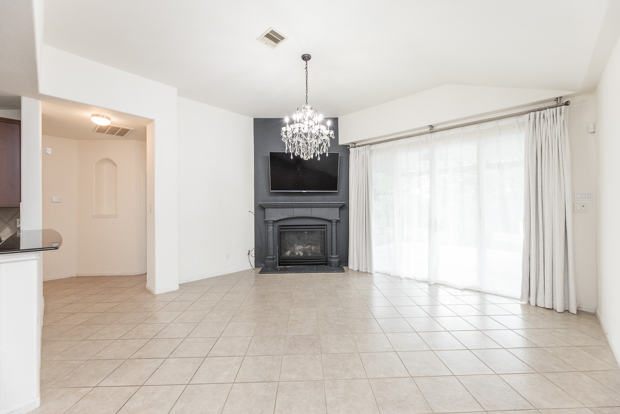 25951 Ravenside Drive Property Photo 12