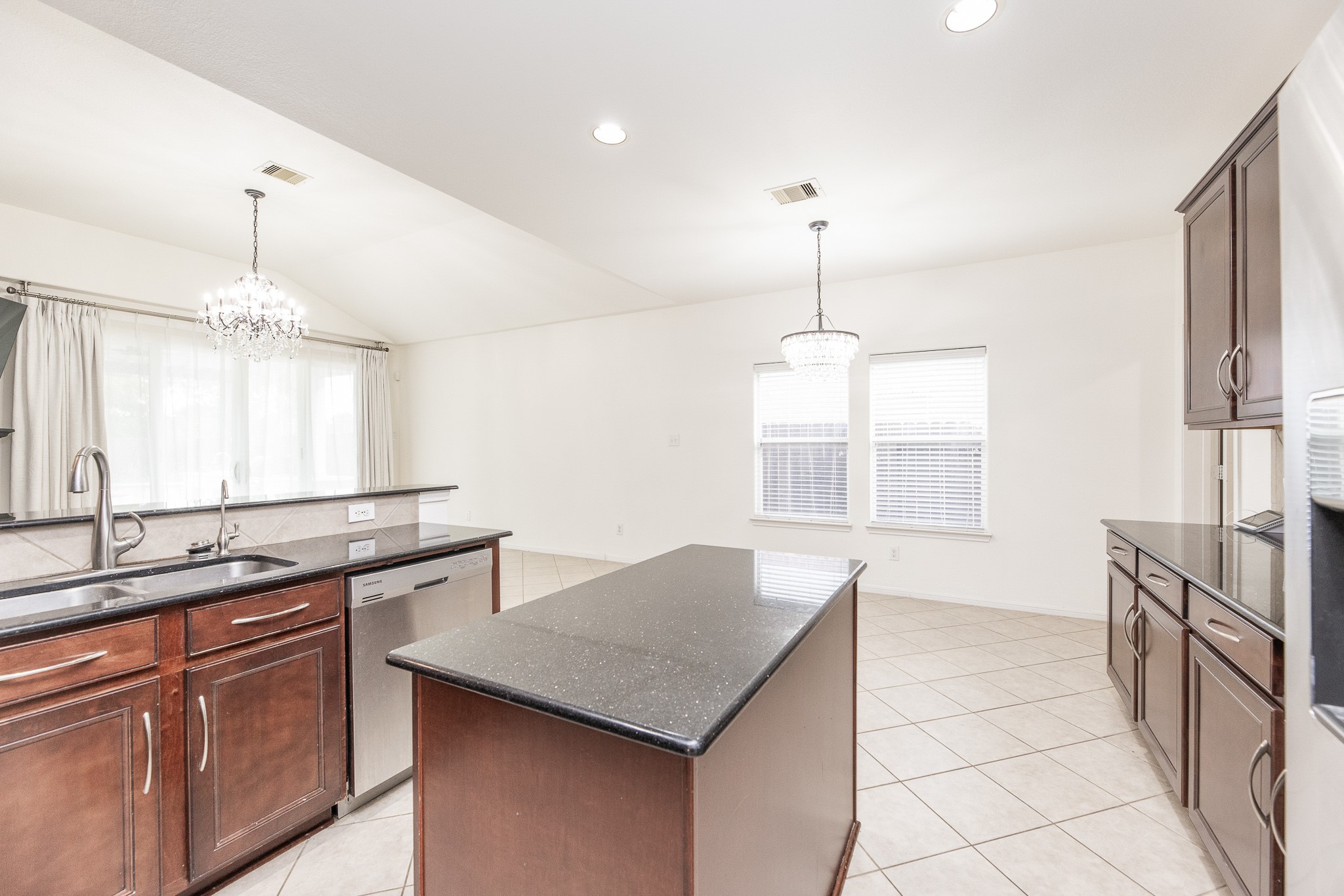 25951 Ravenside Drive Property Photo 19