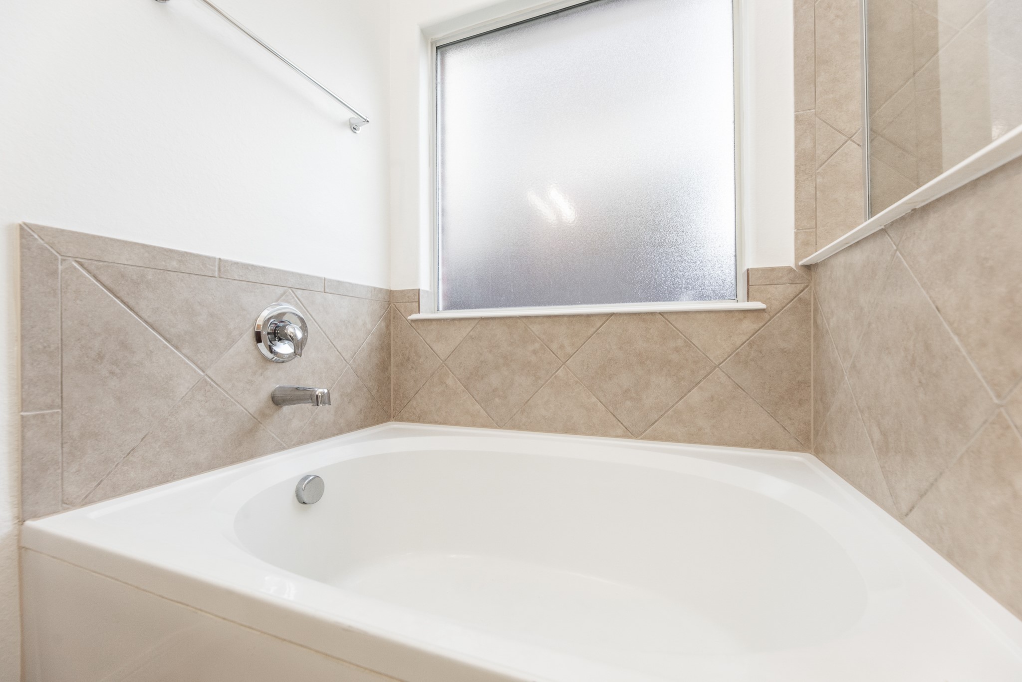 25951 Ravenside Drive Property Photo 24