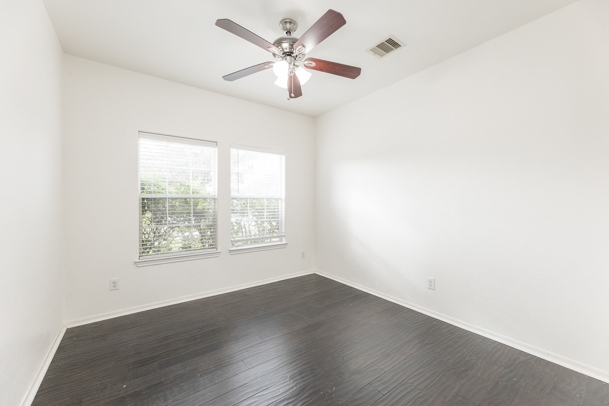 25951 Ravenside Drive Property Photo 27