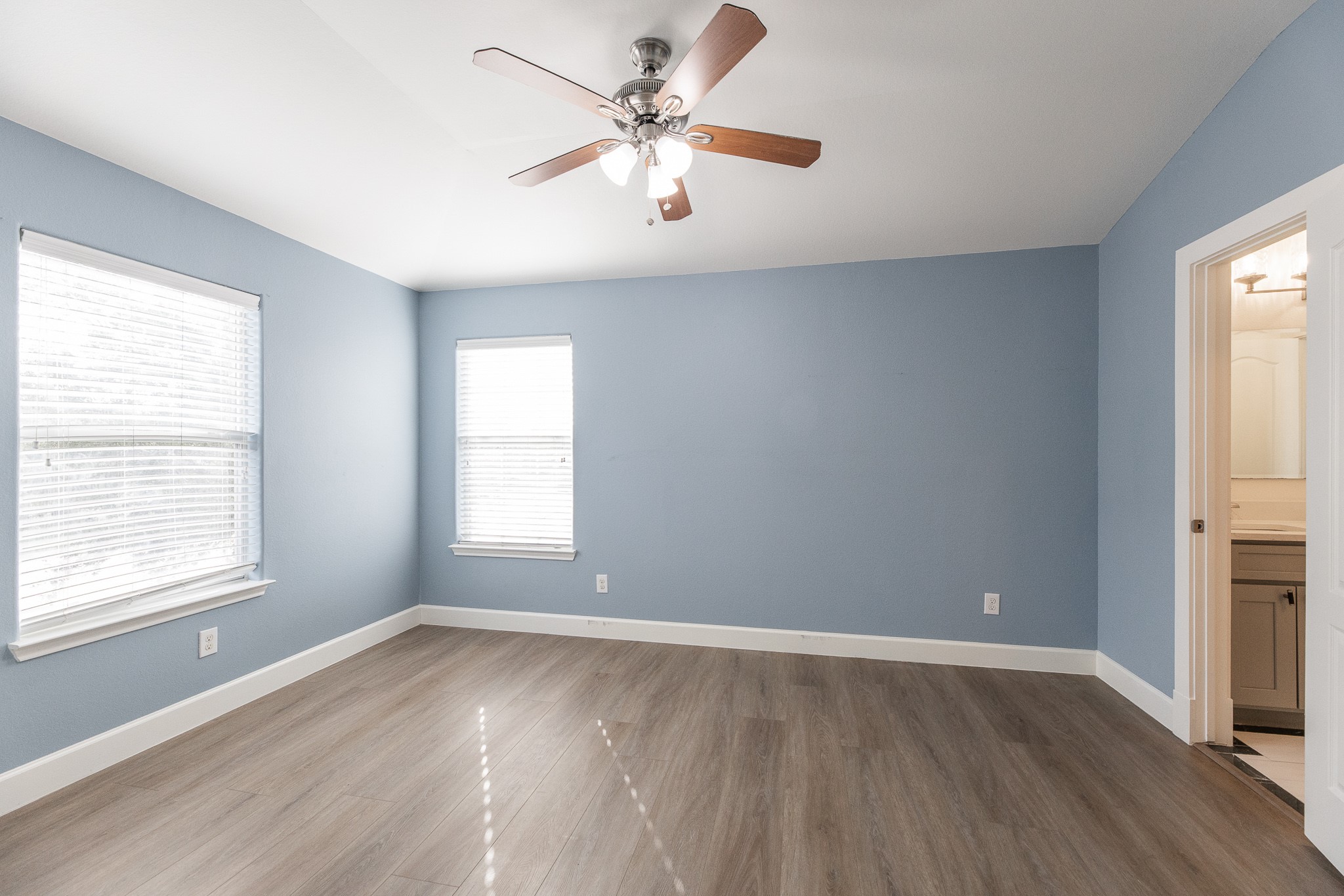 25951 Ravenside Drive Property Photo 33