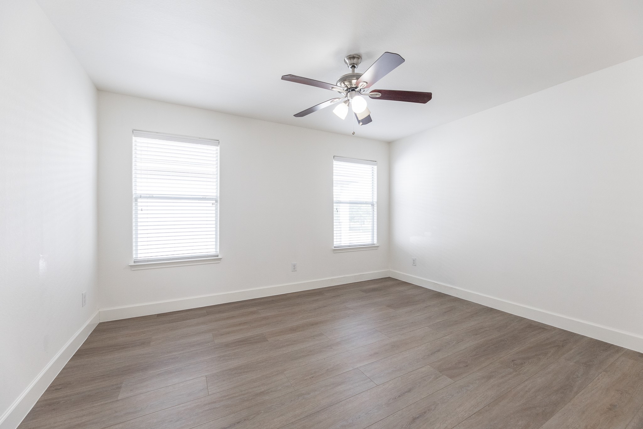 25951 Ravenside Drive Property Photo 38