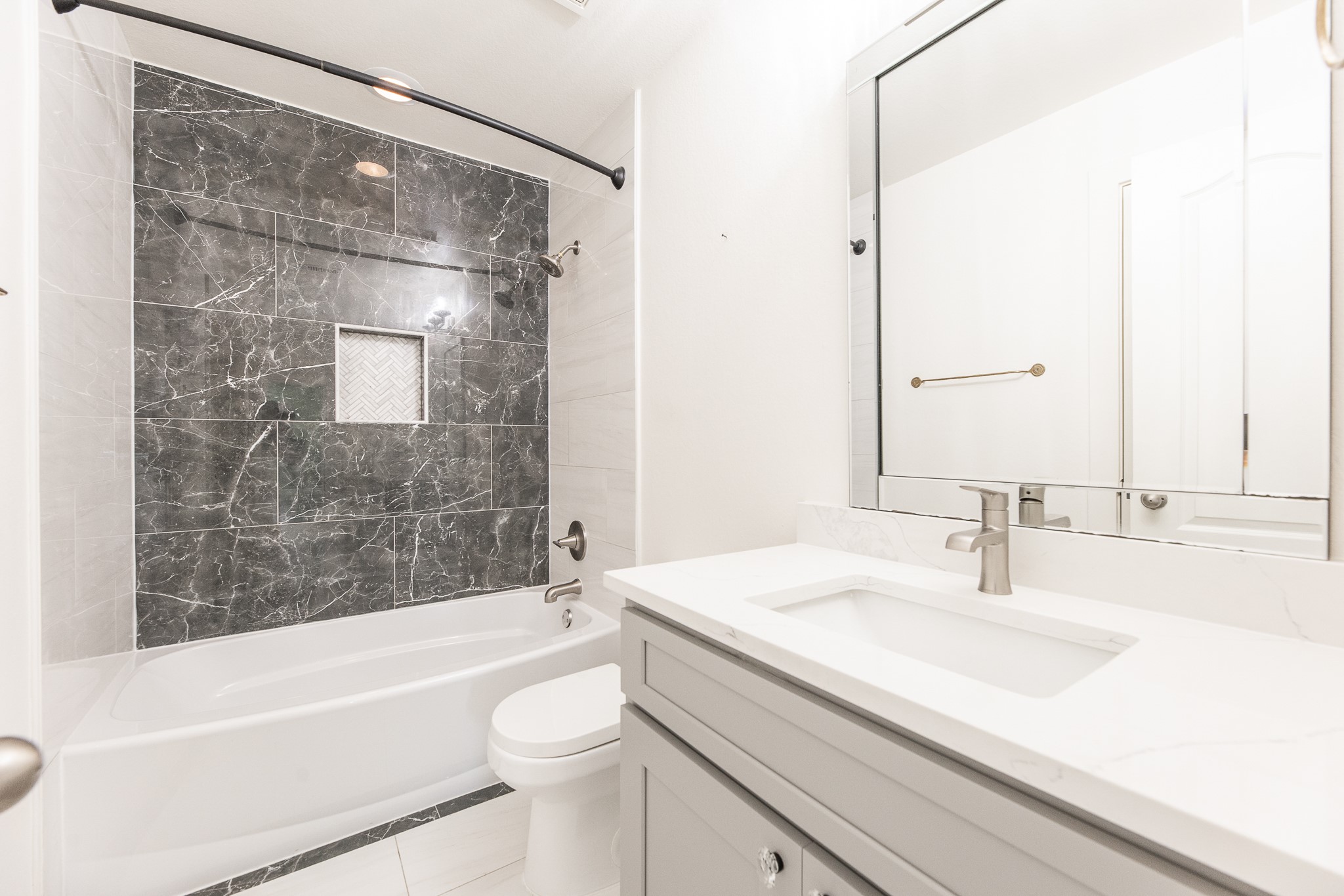 25951 Ravenside Drive Property Photo 39