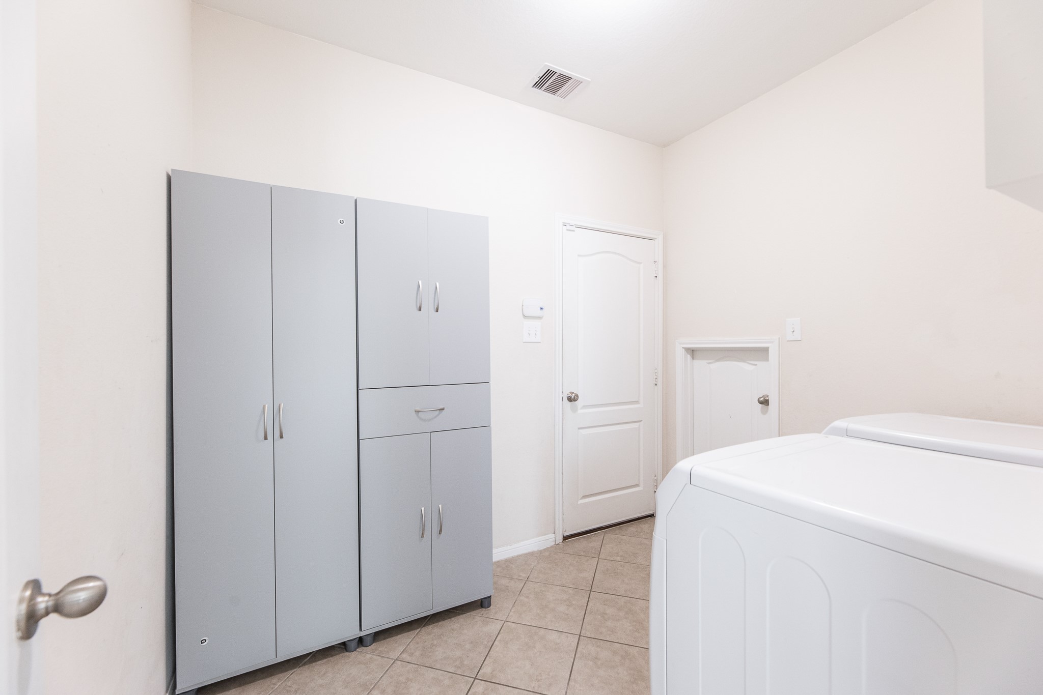 25951 Ravenside Drive Property Photo 40
