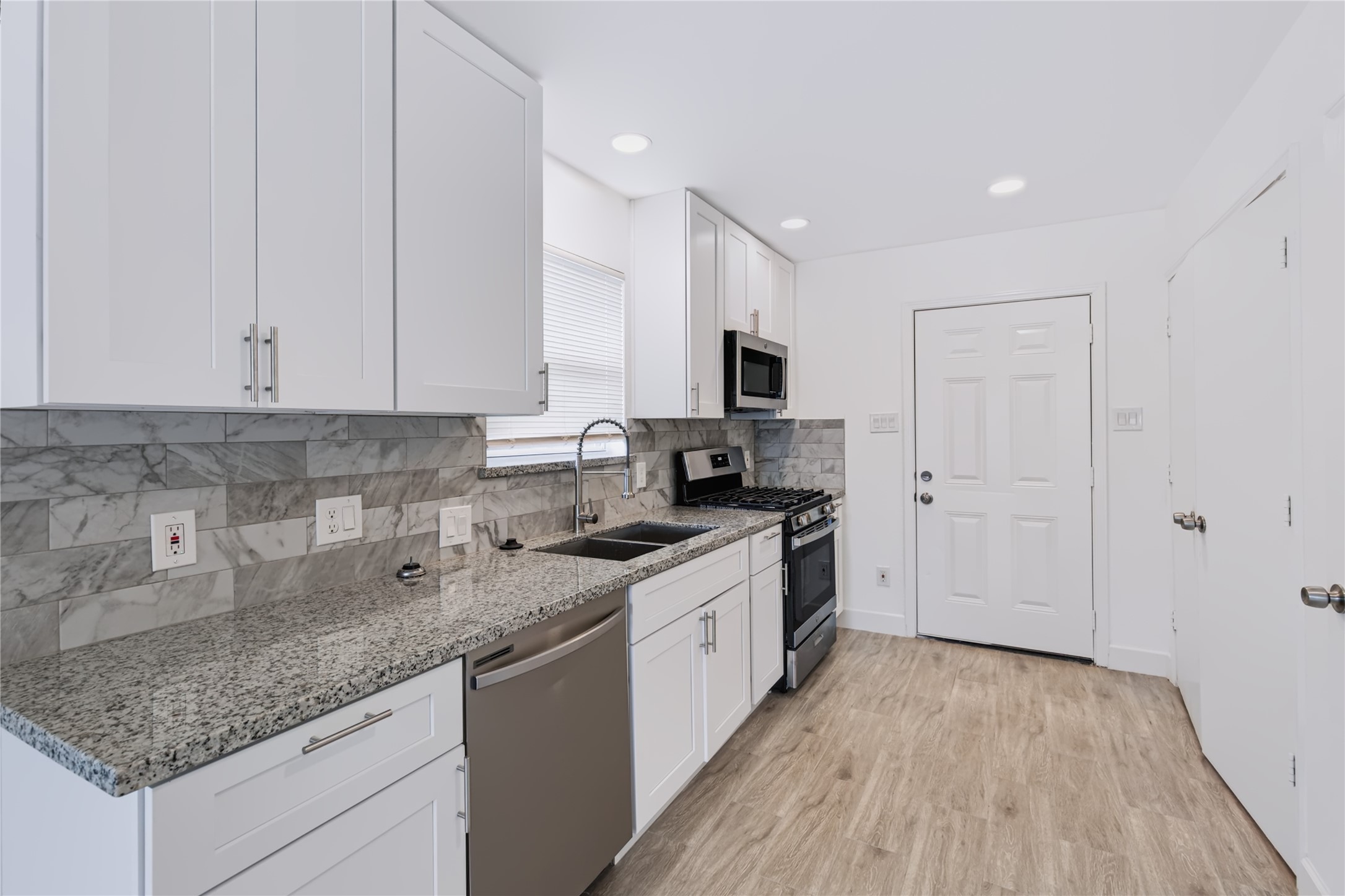 11522 Mosscrest Drive Property Photo 4