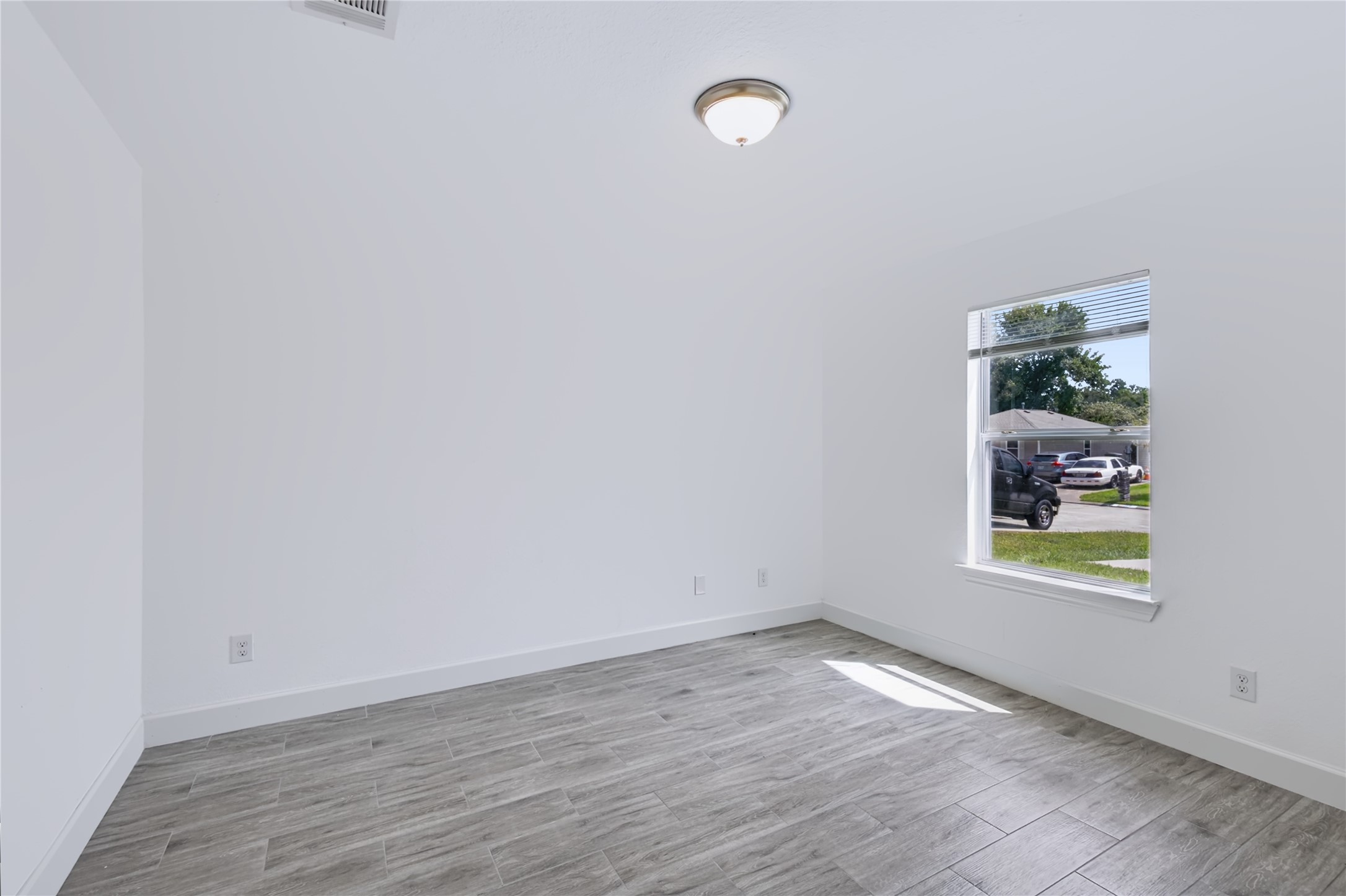 11522 Mosscrest Drive Property Photo 8