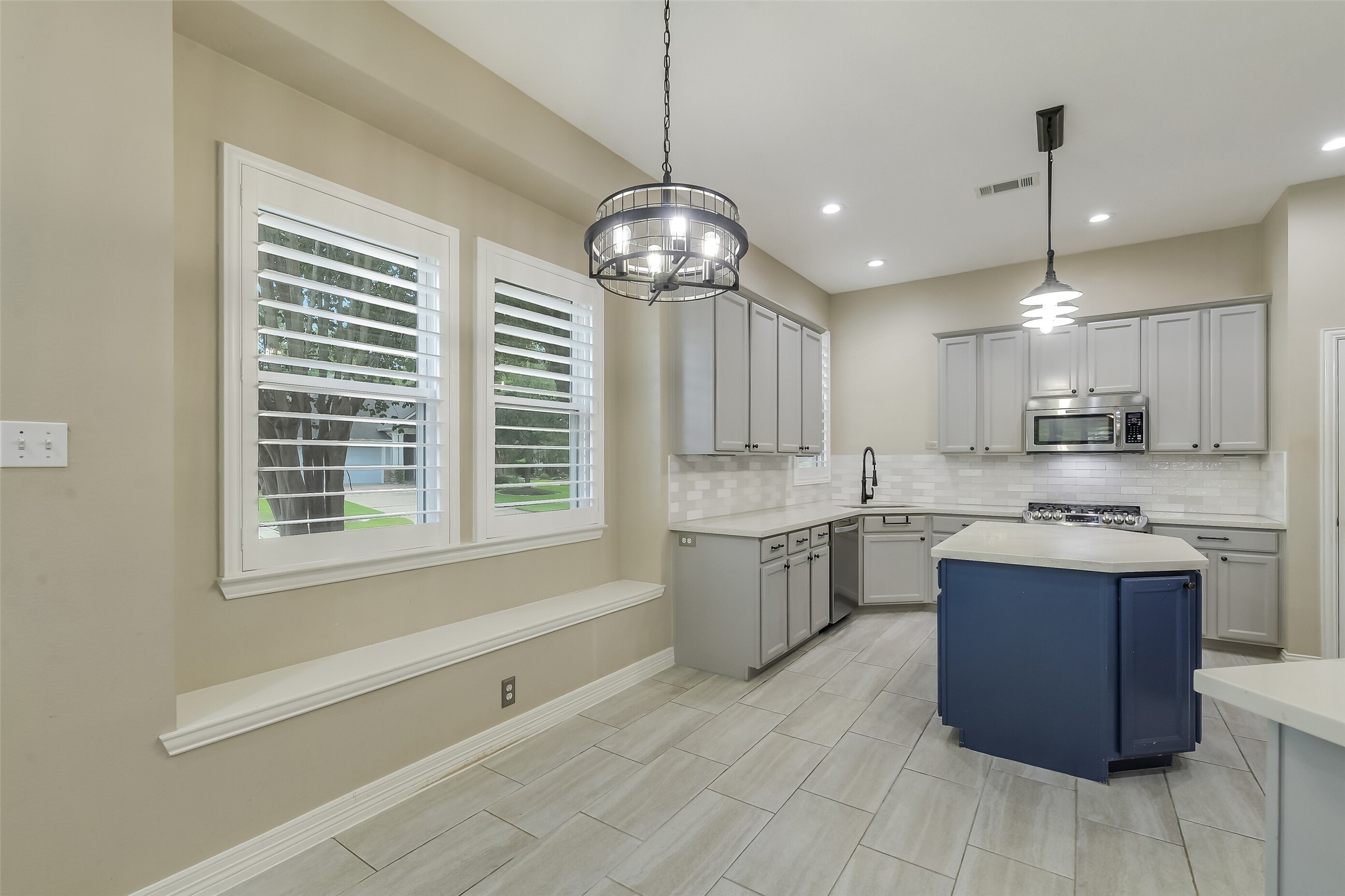 12906 Tall Spruce Drive Property Photo 16