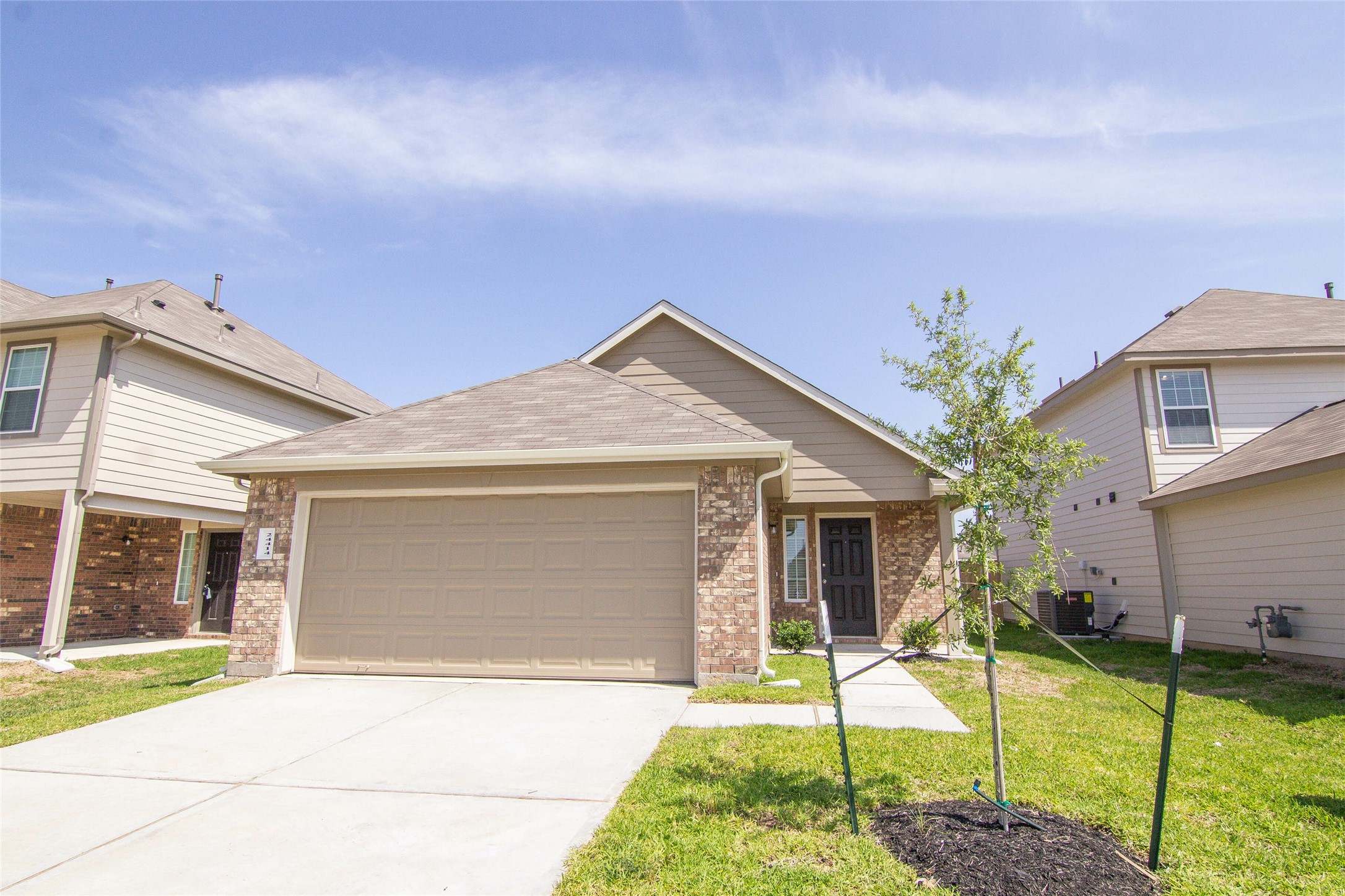 24414 Borelli Drive Property Photo 1