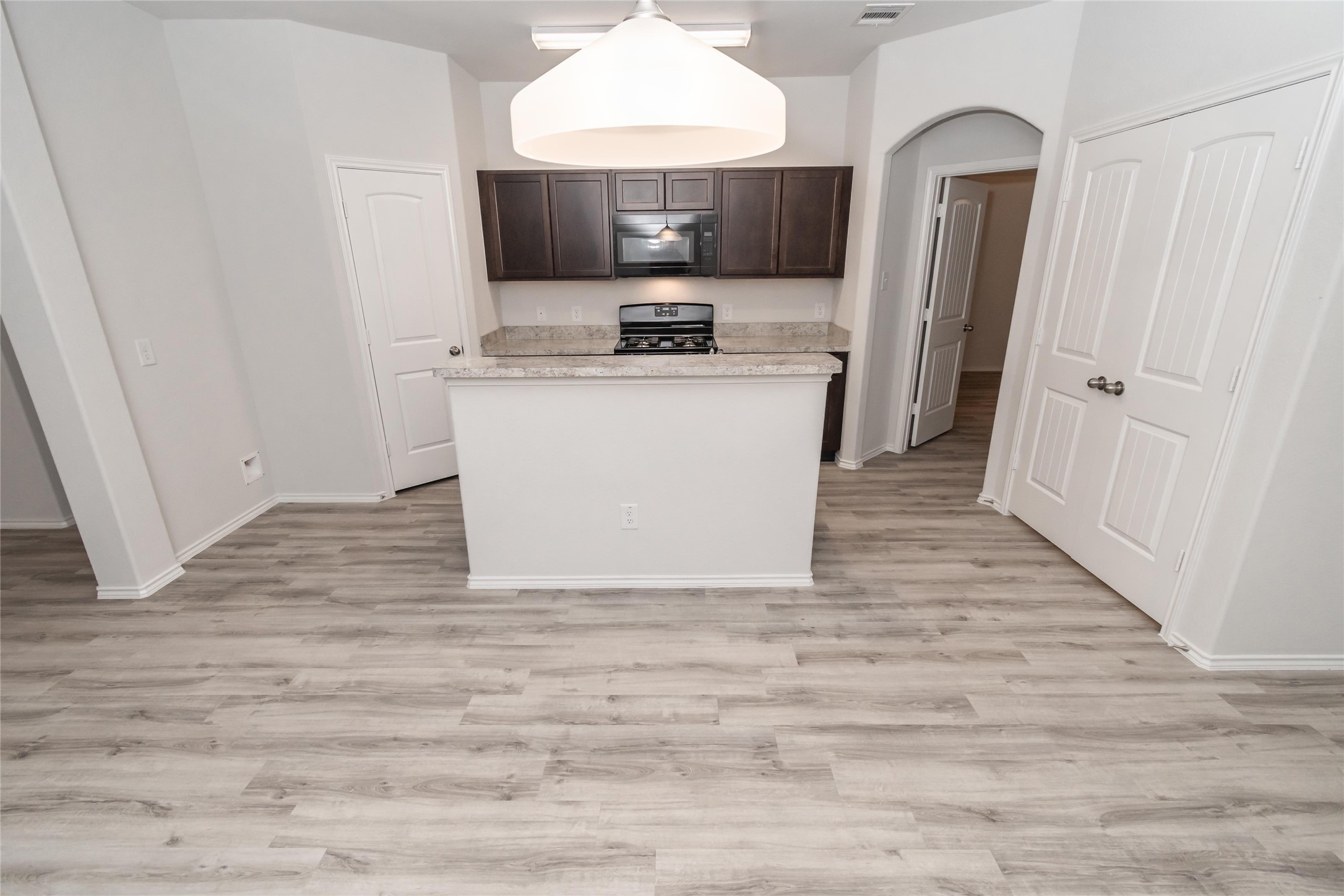 24414 Borelli Drive Property Photo 4