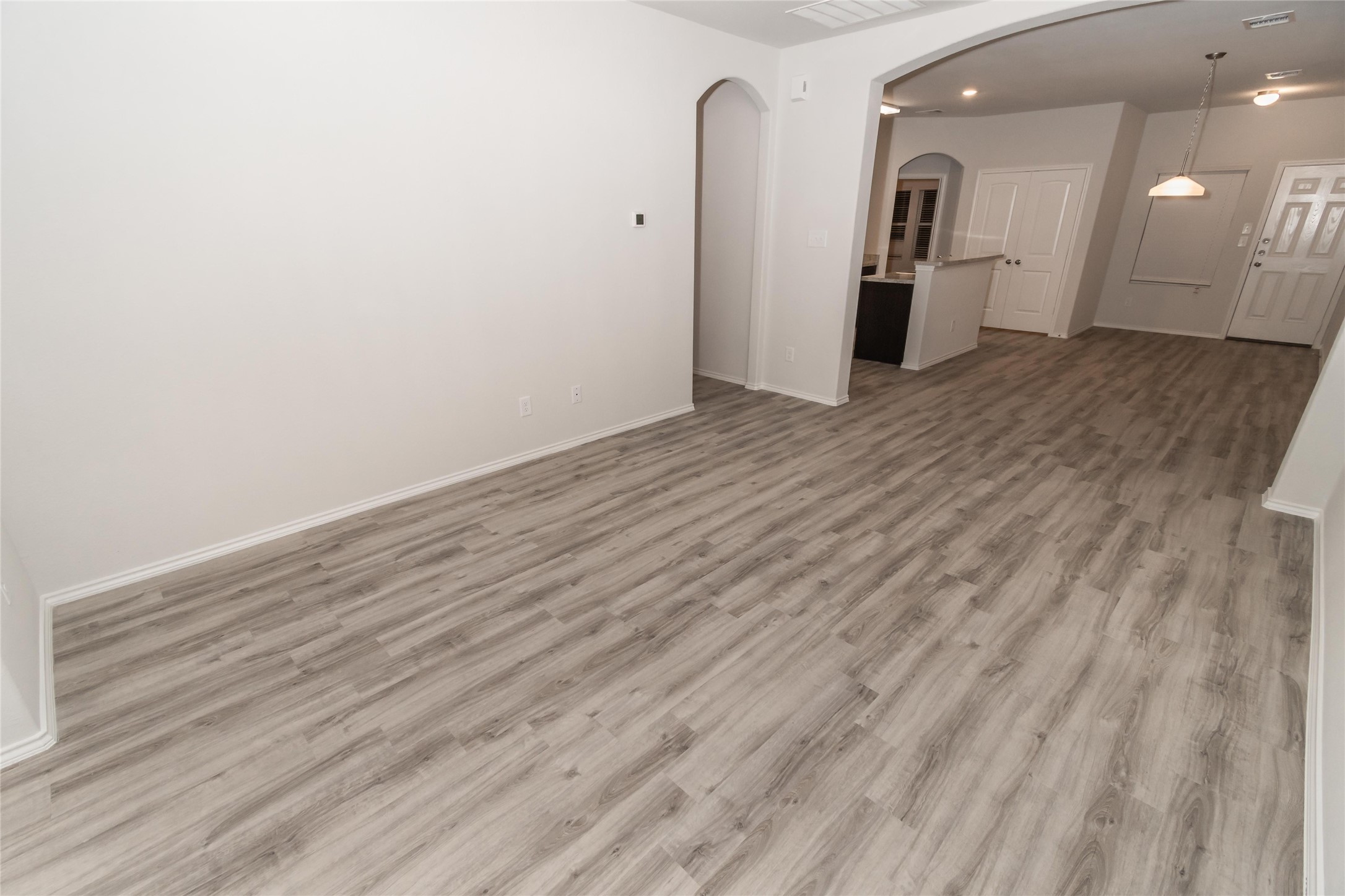 24414 Borelli Drive Property Photo 6