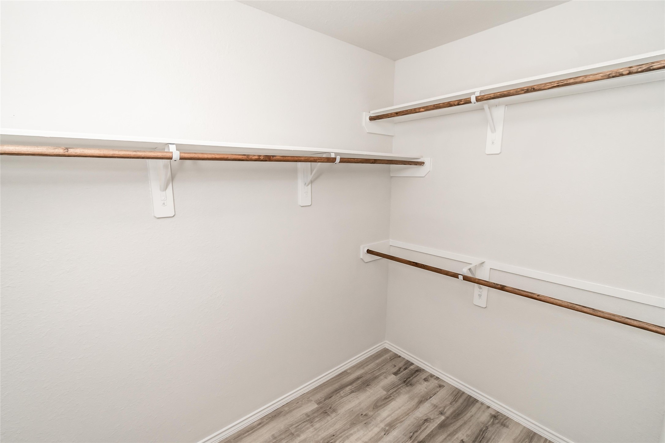 24414 Borelli Drive Property Photo 10