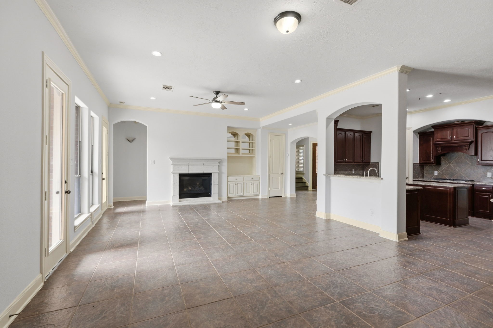 935 Poydras Street Property Photo 9