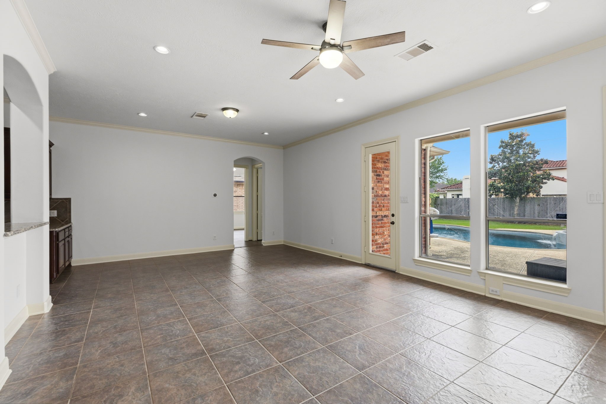 935 Poydras Street Property Photo 10