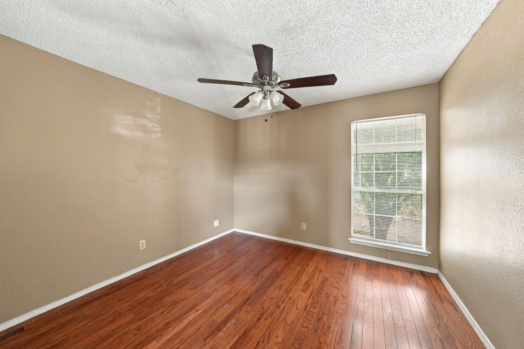828 Twin Creek Drive Property Photo 16