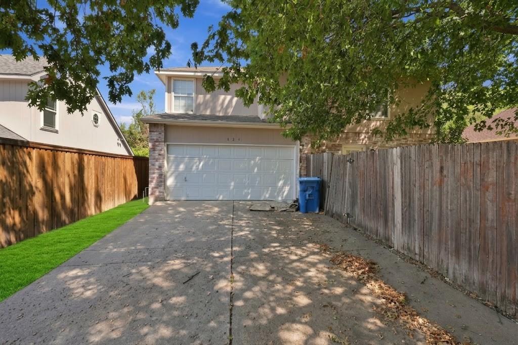 828 Twin Creek Drive Property Photo 21
