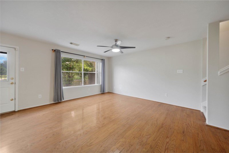 8016 Golf Green Circle Property Photo 4